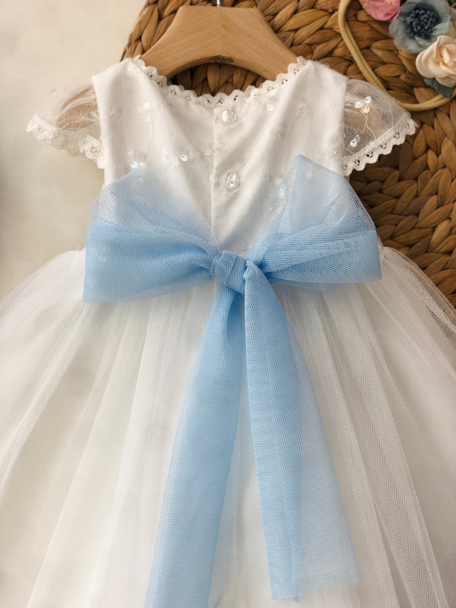 ABITINO CERIMONIALE BIANCO E FIORI AZZURRI - Noi da piccoli