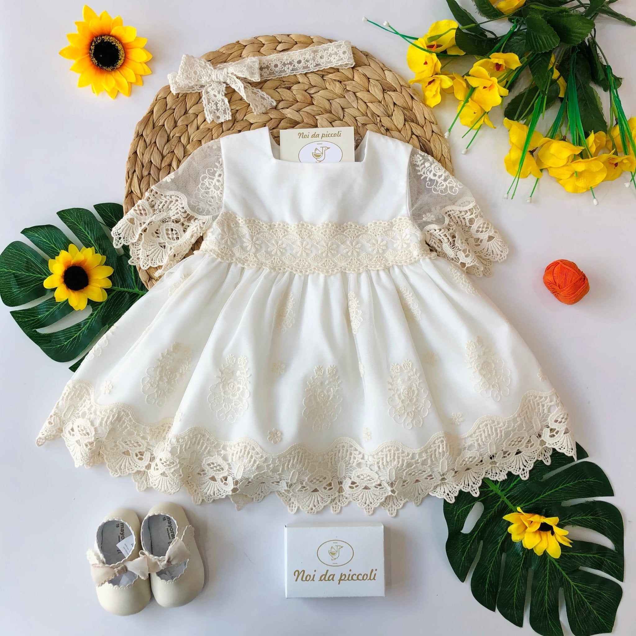 ABITINO ECRU E PIZZO ELEGANTE - Noi da piccoli