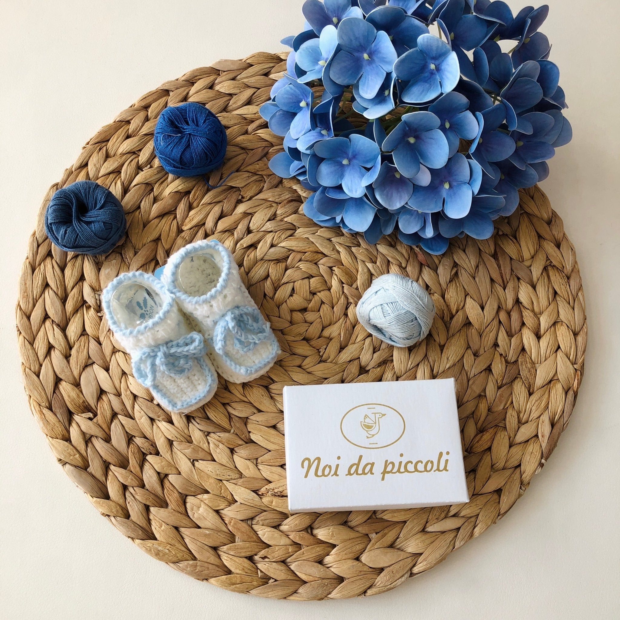 BABBUCCE BIANCO E CIELO CROCHET - Noi da piccoli