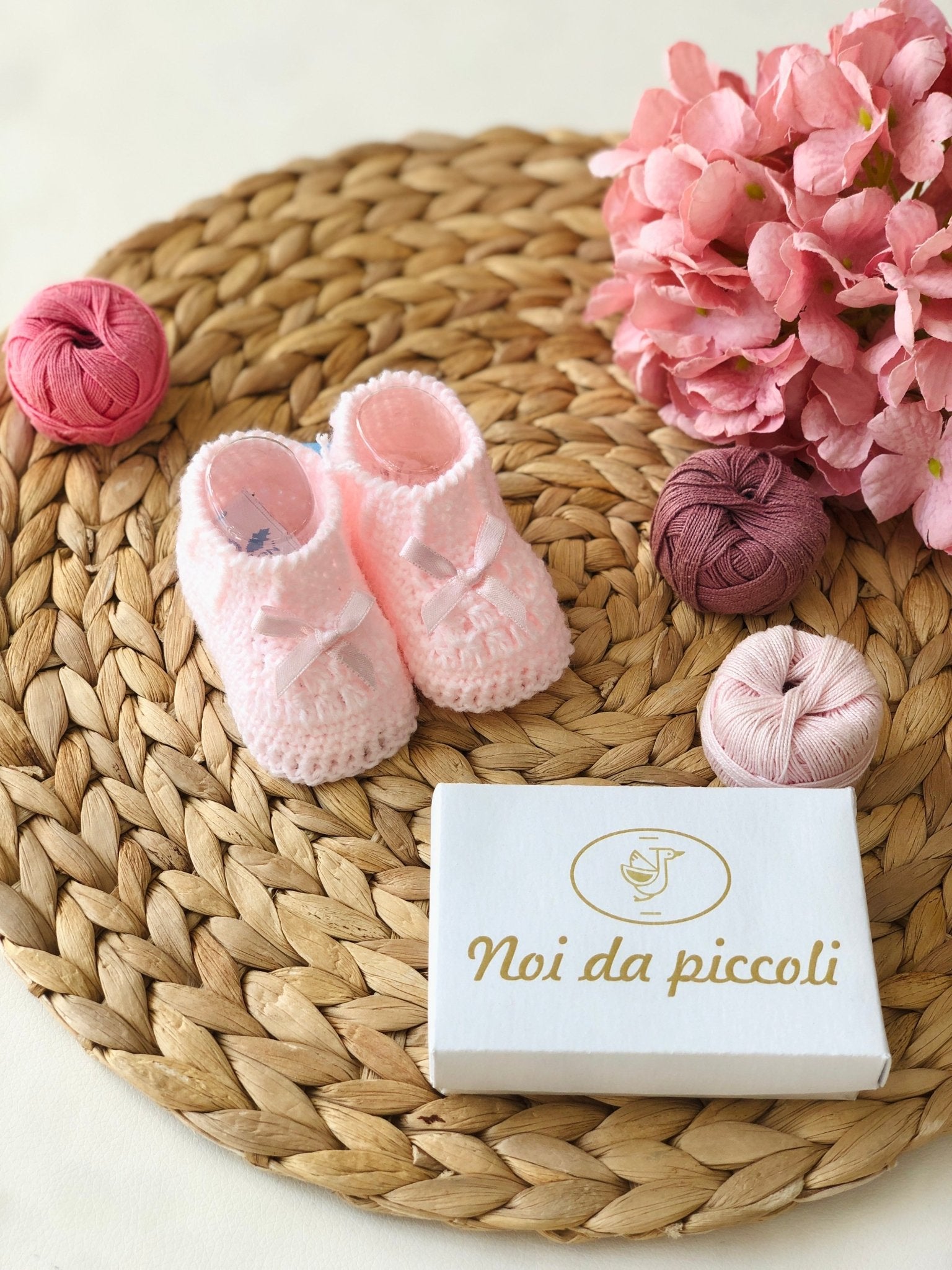 BABBUCCE ROSA CROCHET E FIOCCHETTO - Noi da piccoli