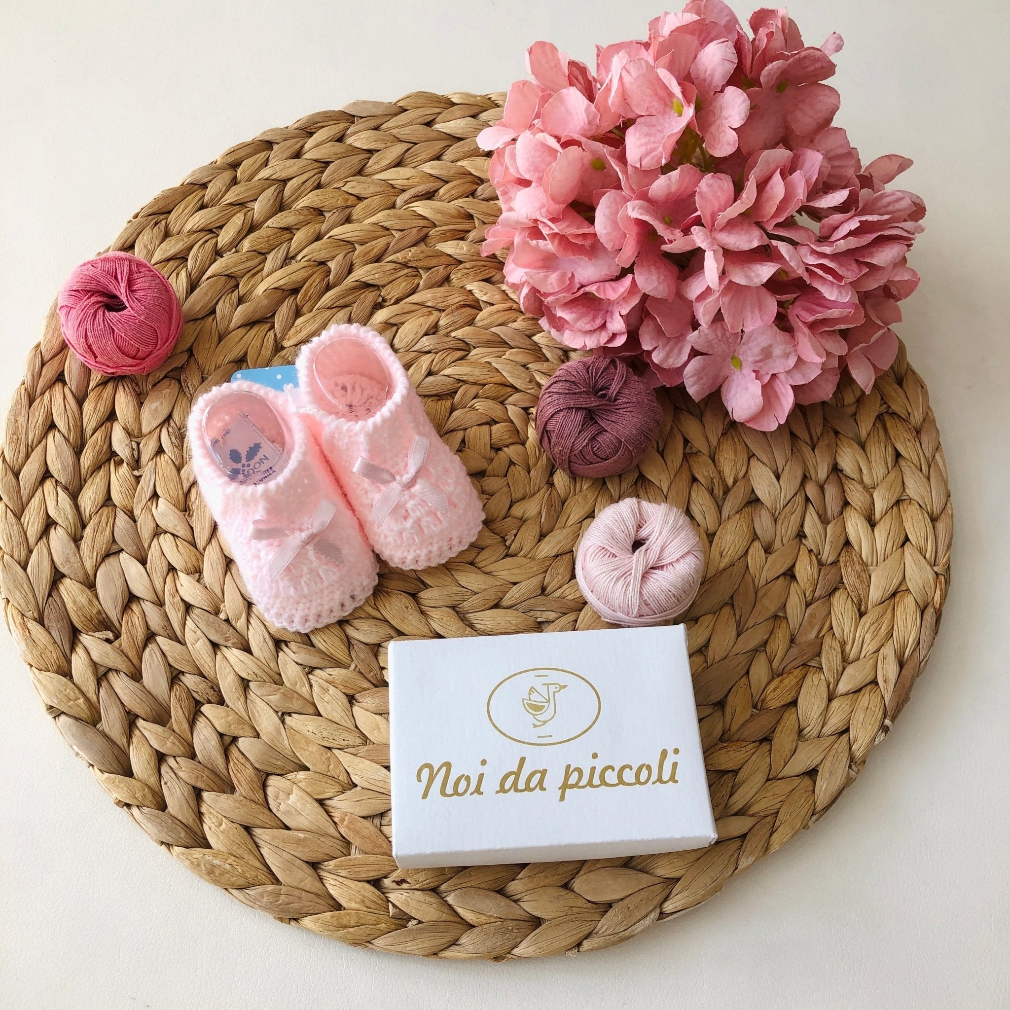 BABBUCCE ROSA CROCHET E FIOCCHETTO - Noi da piccoli