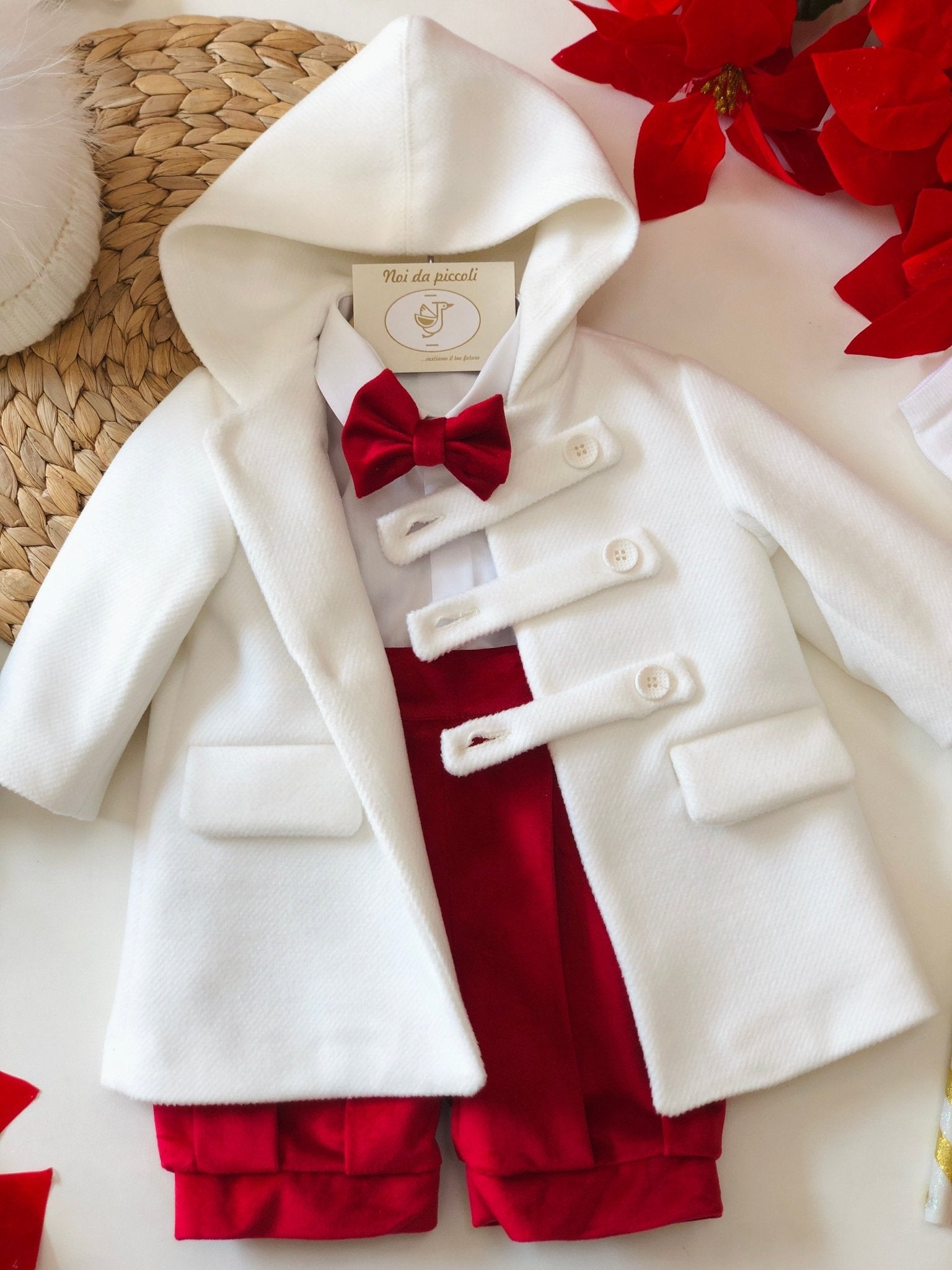 CAMICINA BIANCA CON SALOPETTE CORTA E PAPILLON IN VELLUTO ROSSO - Noi da piccoli