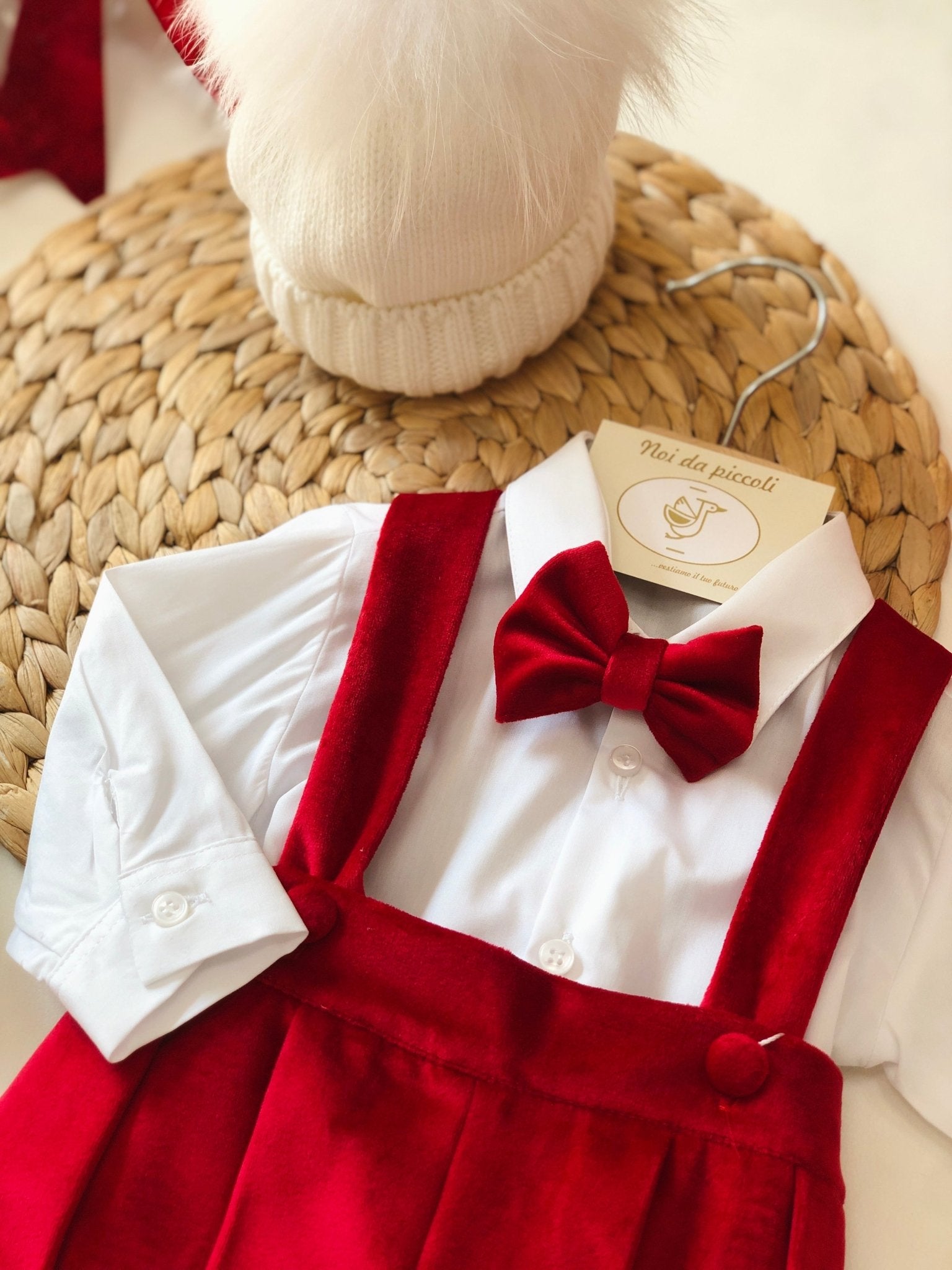 CAMICINA BIANCA CON SALOPETTE CORTA E PAPILLON IN VELLUTO ROSSO - Noi da piccoli