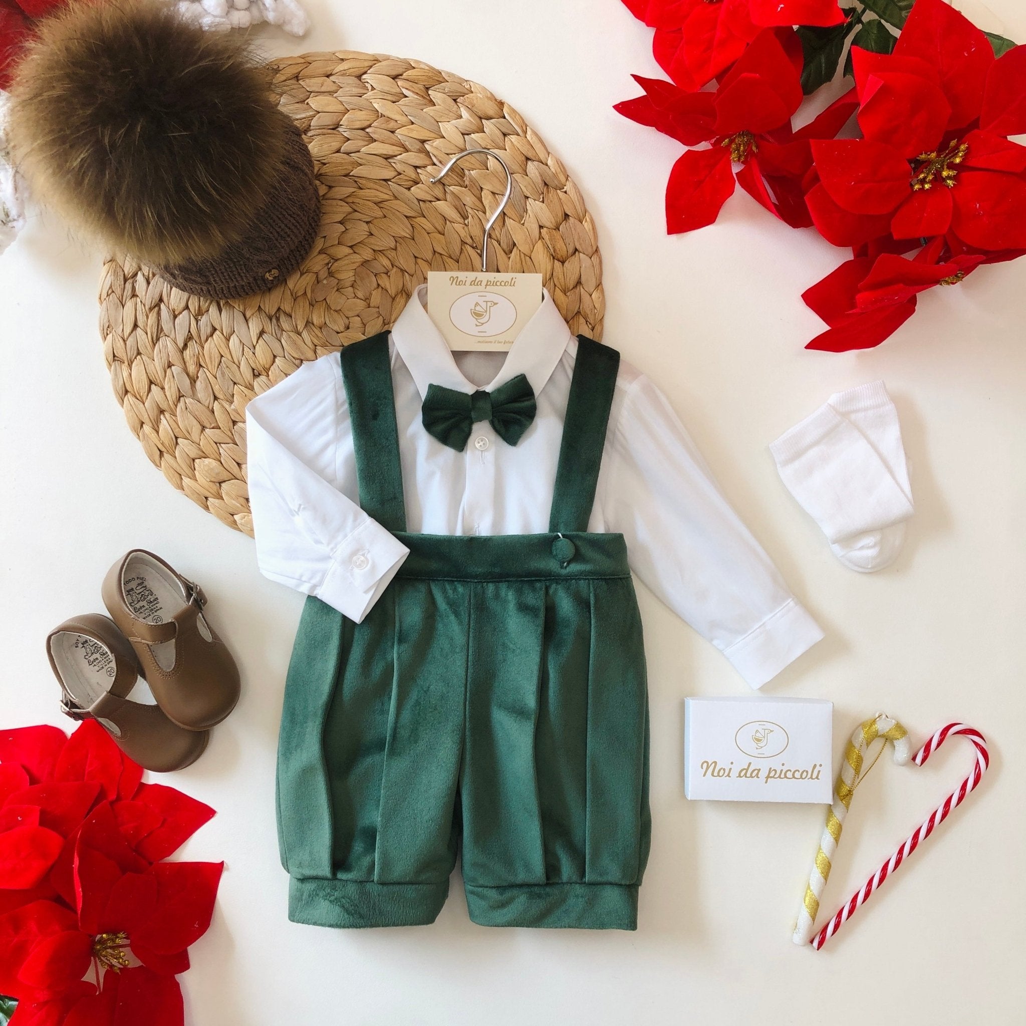 CAMICINA BIANCA CON SALOPETTE CORTA E PAPILLON IN VELLUTO VERDE - Noi da piccoli