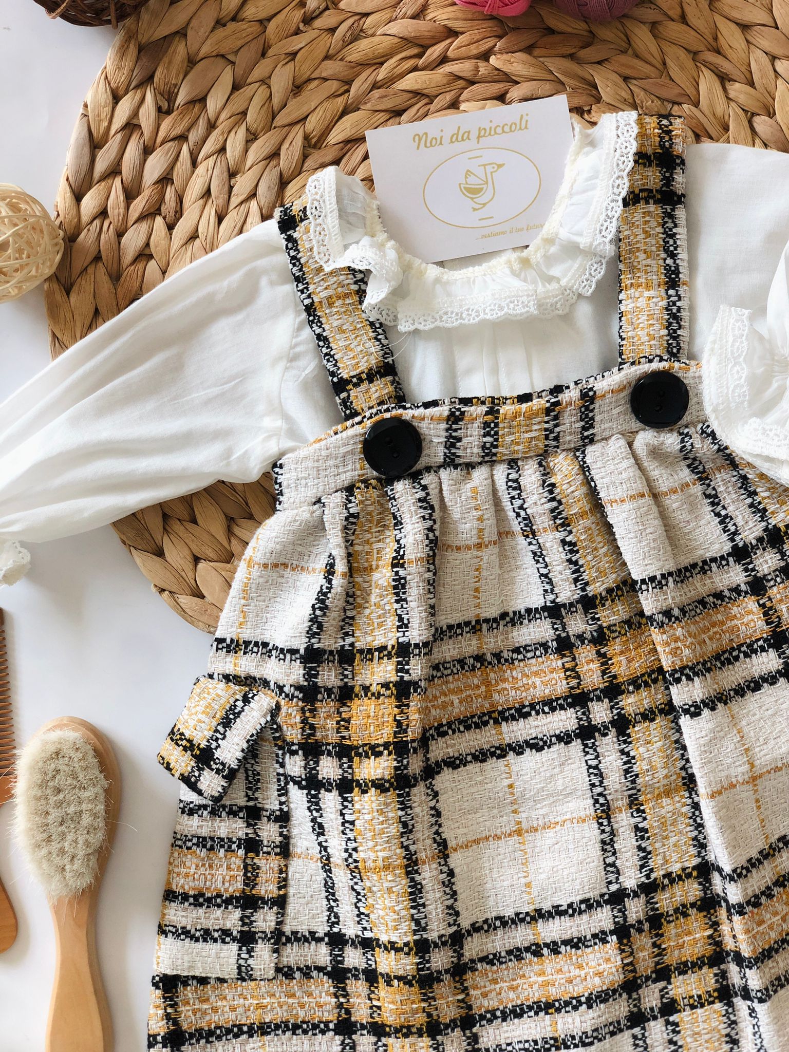 CAMICINA CON VESTINA SALOPETTE E CAPPELLINO - Noi da piccoli