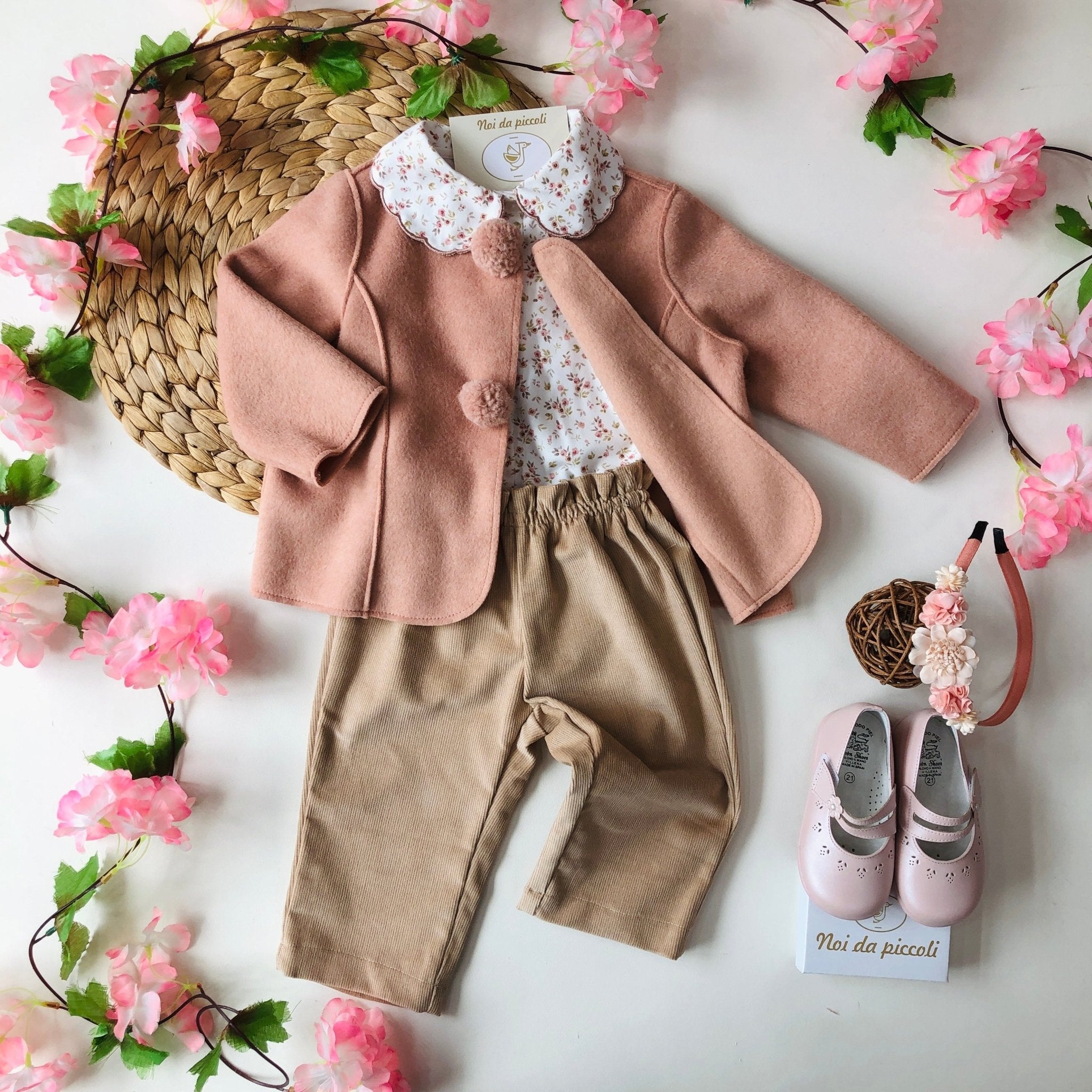 CAMICINA FIORI CON PANTALONE VELLUTINO BEIGE - Noi da piccoli