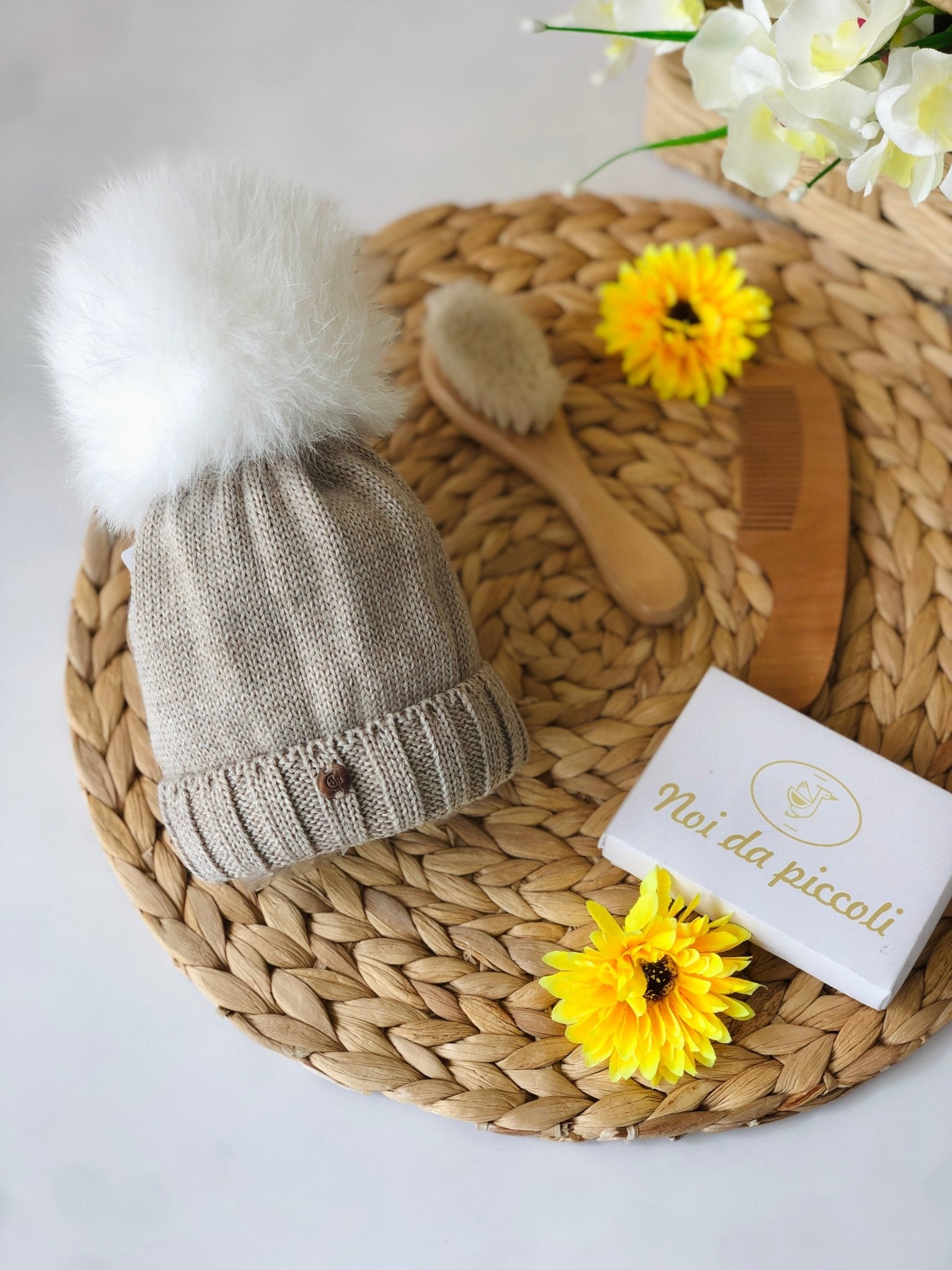 CAPPELLINO LANA E VOLPE SPAGO PON POM BIANCO - Noi da piccoli