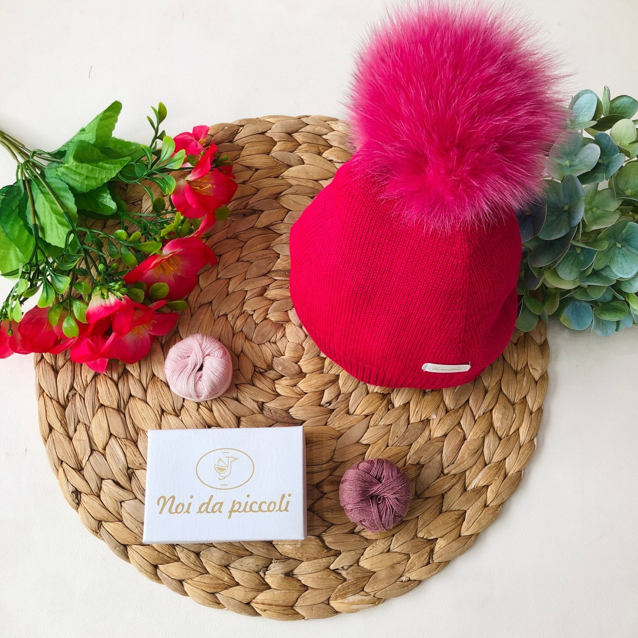 CAPPELLINO LANA PON POM FUXIA - Noi da piccoli