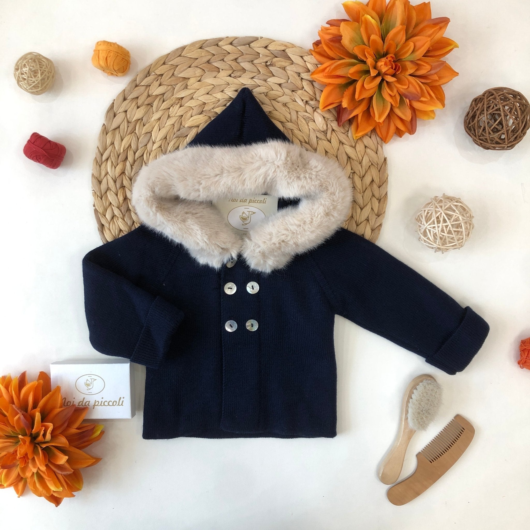 CAPPOTTINO BLU IN MAGLIA MORBIDA CON PELLICCIA - Noi da piccoli