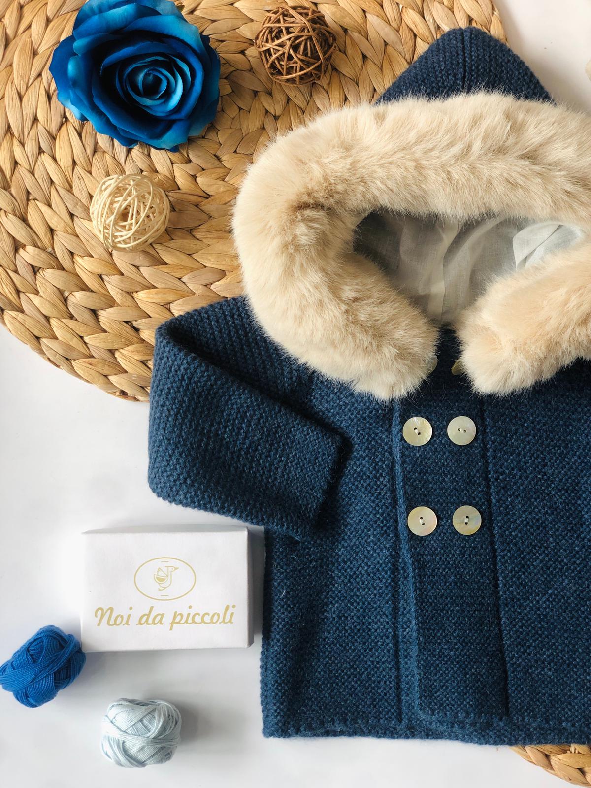 CAPPOTTINO IN MAGLIA BLU CON PELLICCIA - Noi da piccoli