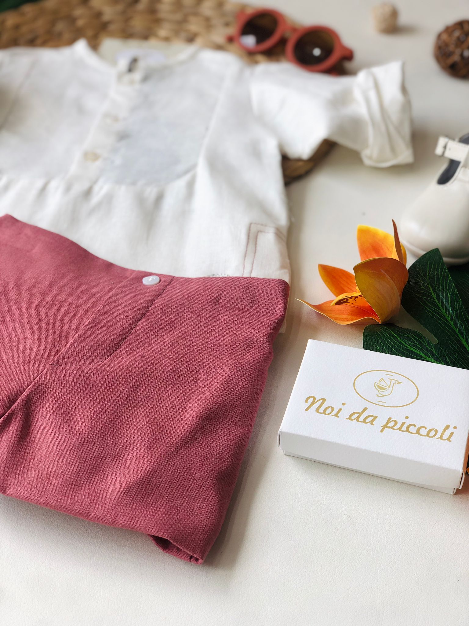 CASACCA BIANCA CON SHORT ROSSO - Noi da piccoli