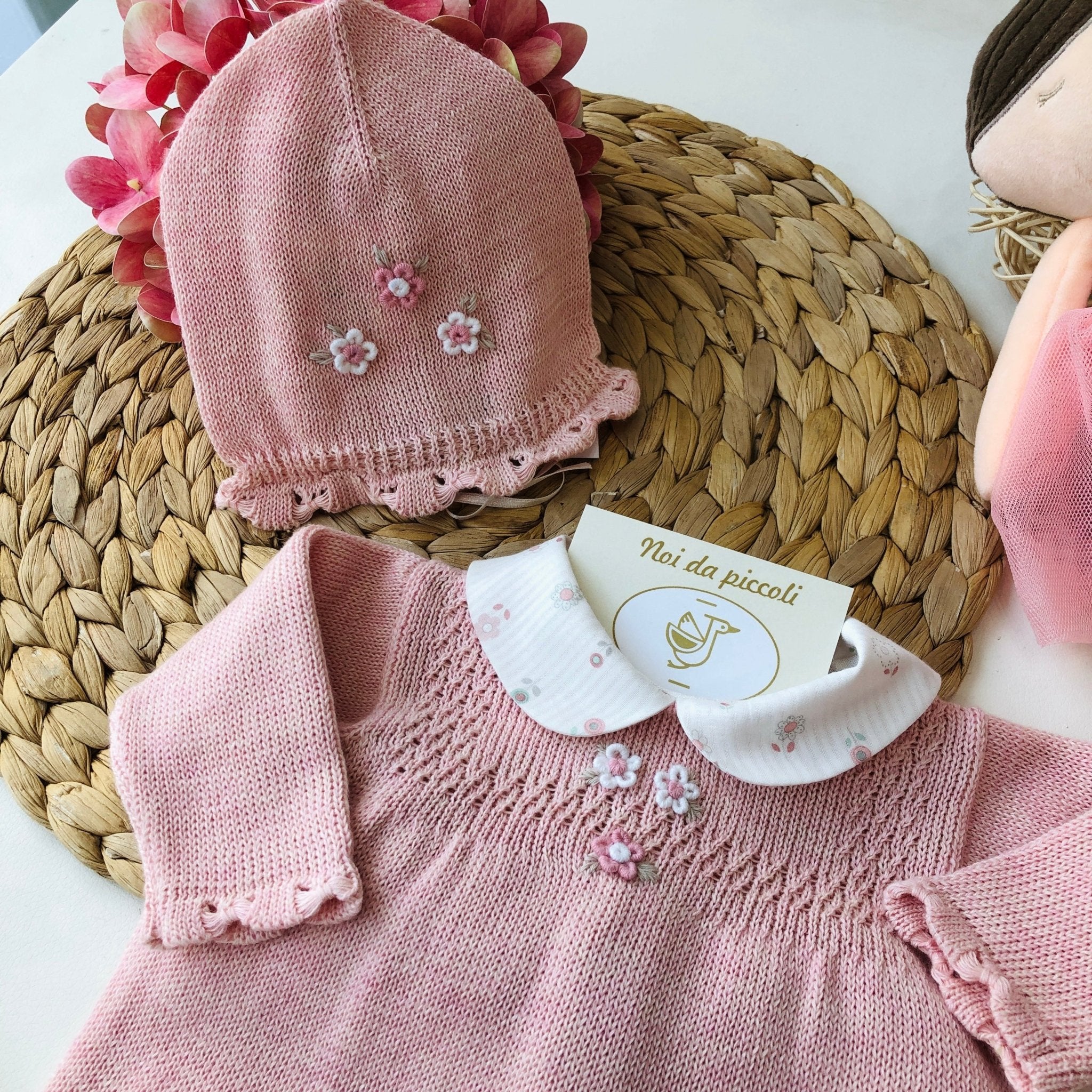 COMPLETO 2PZ CON SET PARURE RICAMATO A MANO NAIME - Noi da piccoli