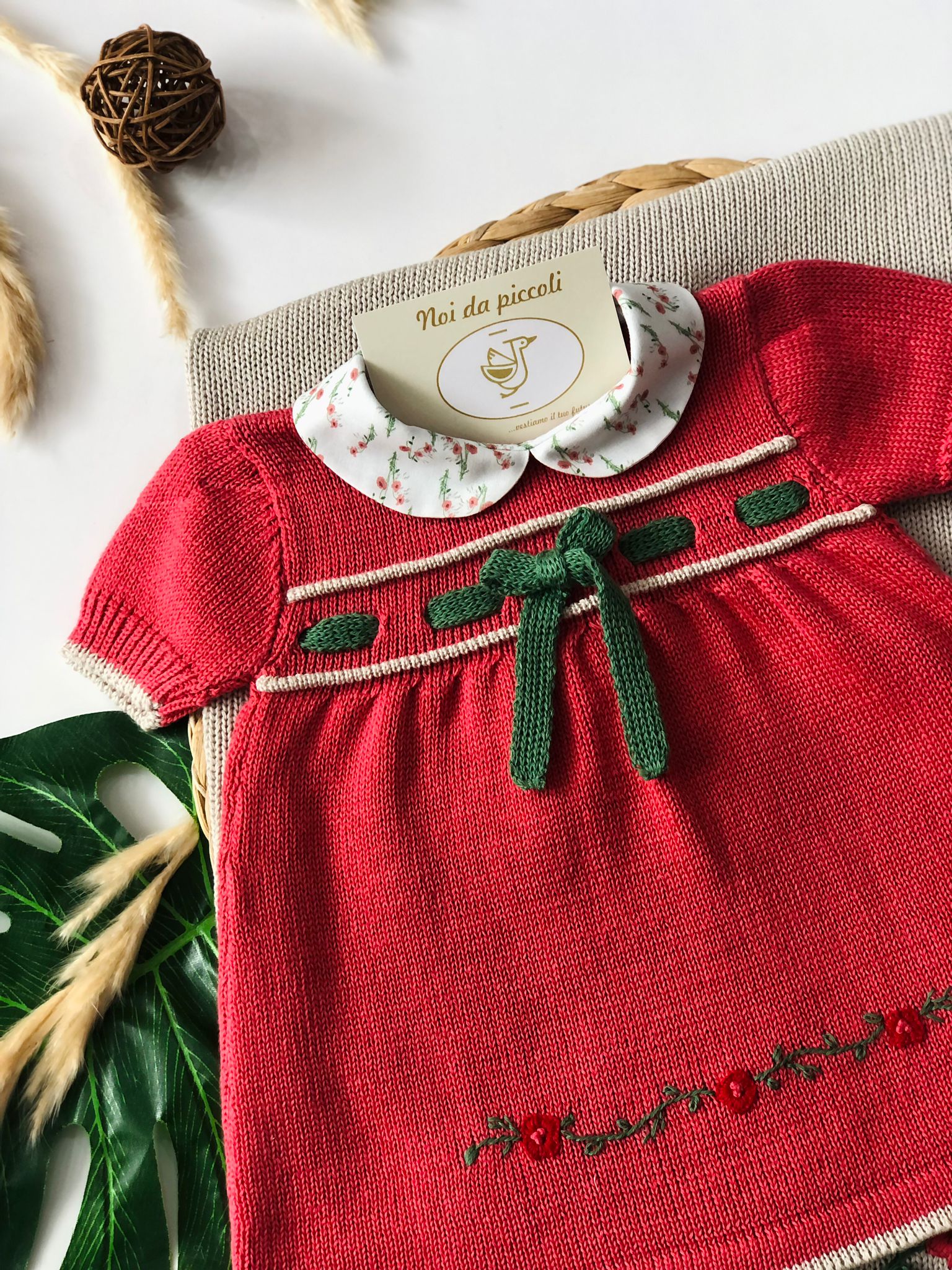 COORDINATO CON ABITINO RICAMATO A MANO GALLIPOLI - Noi da piccoli