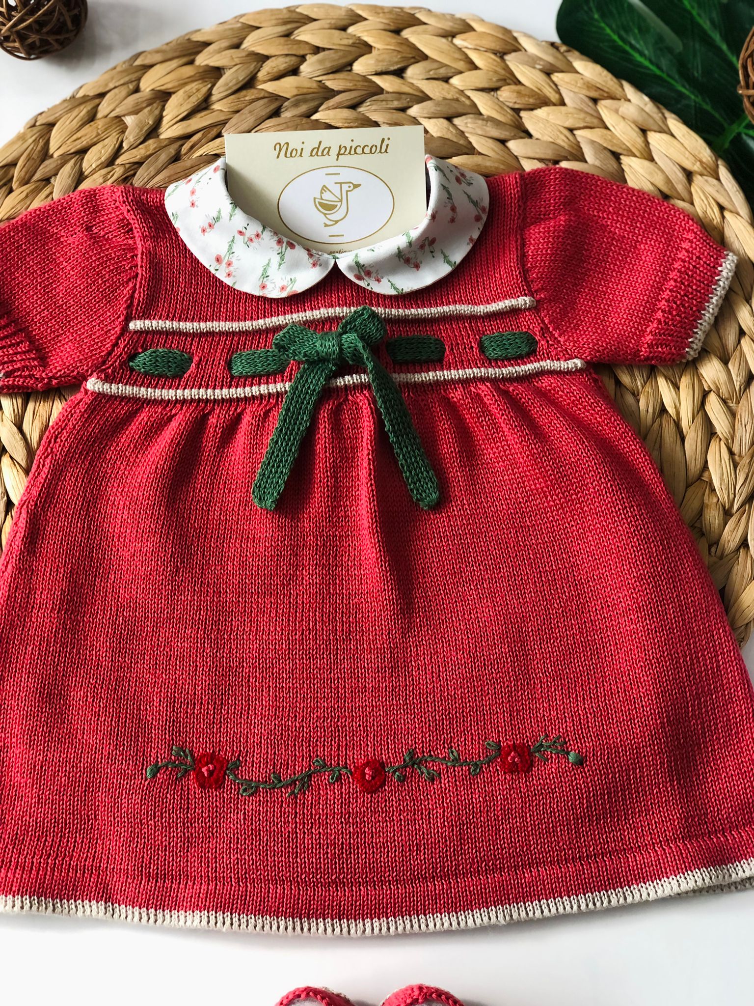 COORDINATO CON ABITINO RICAMATO A MANO GALLIPOLI - Noi da piccoli