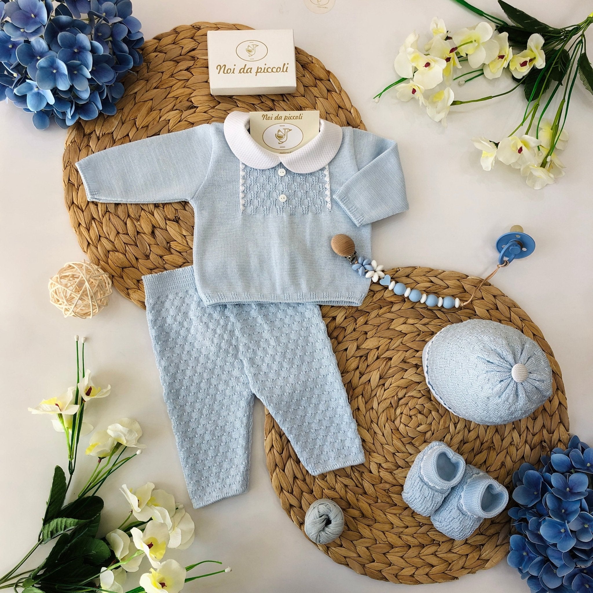 COORDINATO CON COMPLETO 2PZ CIELO E BIANCO IN FILO DI COTONE - Noi da piccoli