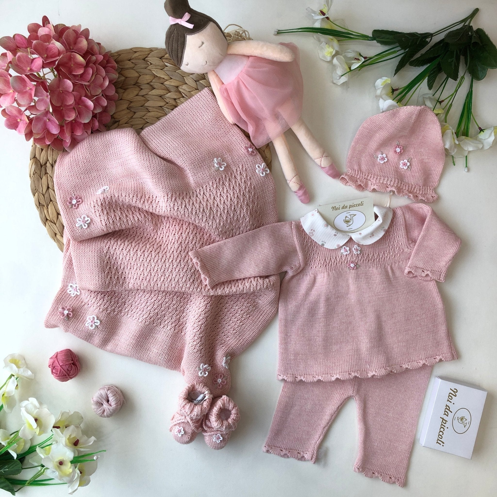 COORDINATO CON COMPLETO 2PZ RICAMATA A MANO NAIME FILO DI COTONE - Noi da piccoli