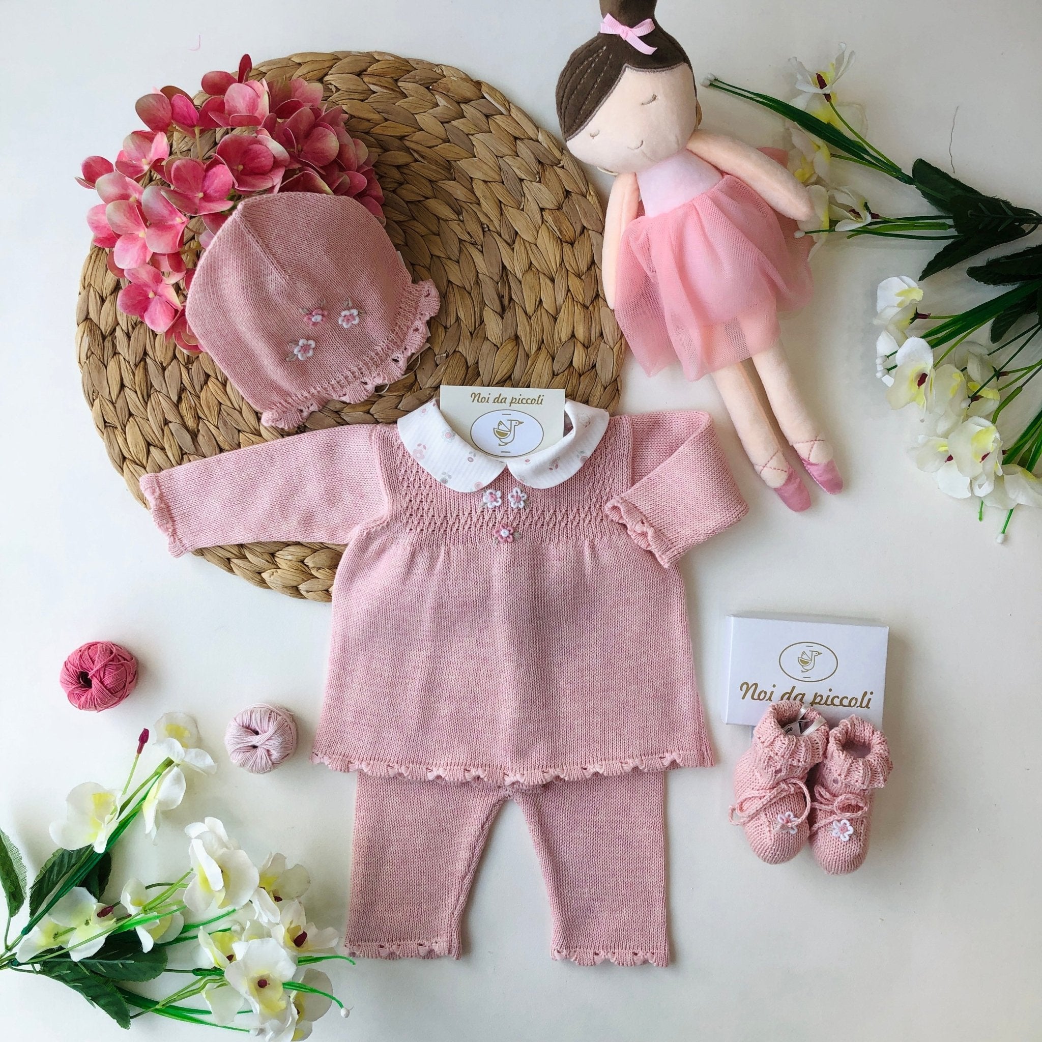 COORDINATO CON COMPLETO 2PZ RICAMATA A MANO NAIME FILO DI COTONE - Noi da piccoli