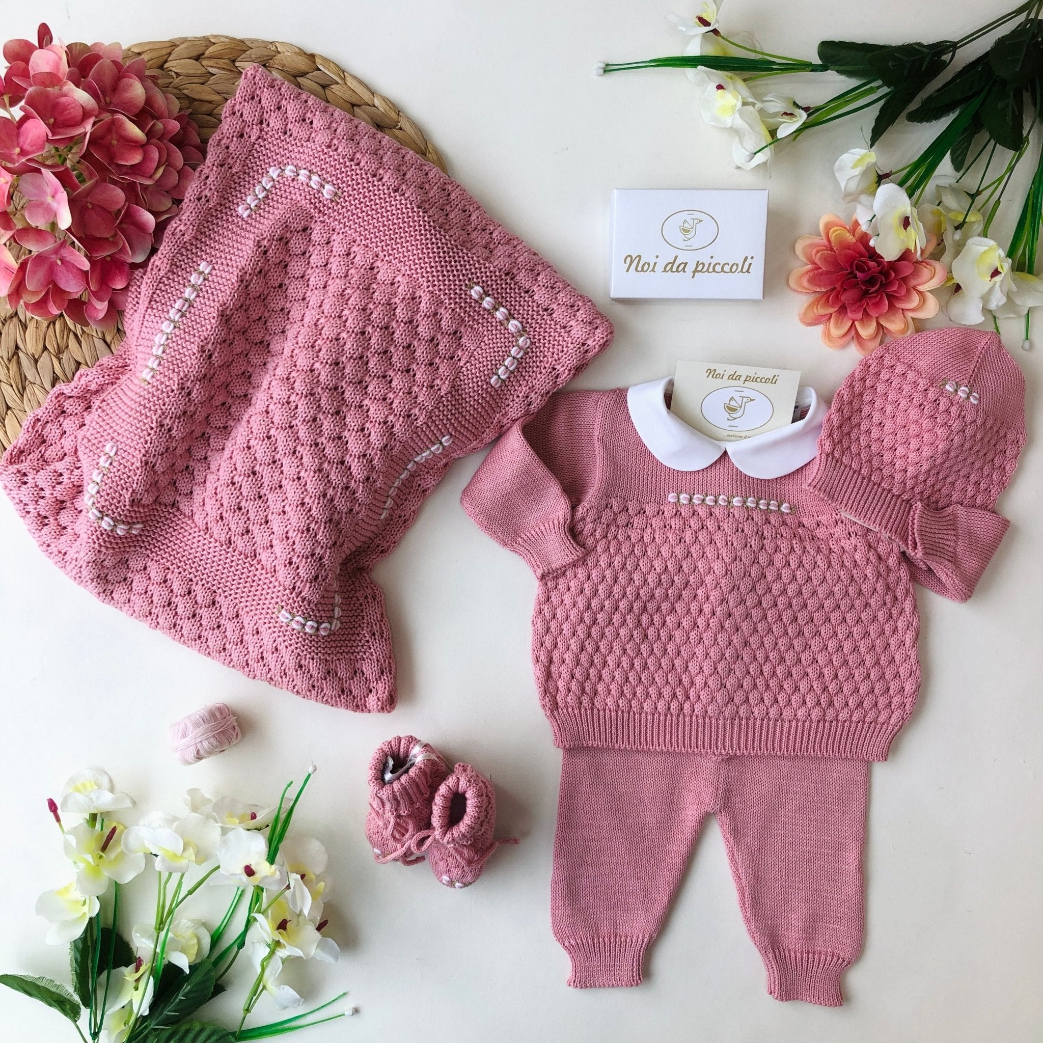 COORDINATO CON COMPLETO 2PZ RICAMATO A MANO SAINT - Noi da piccoli