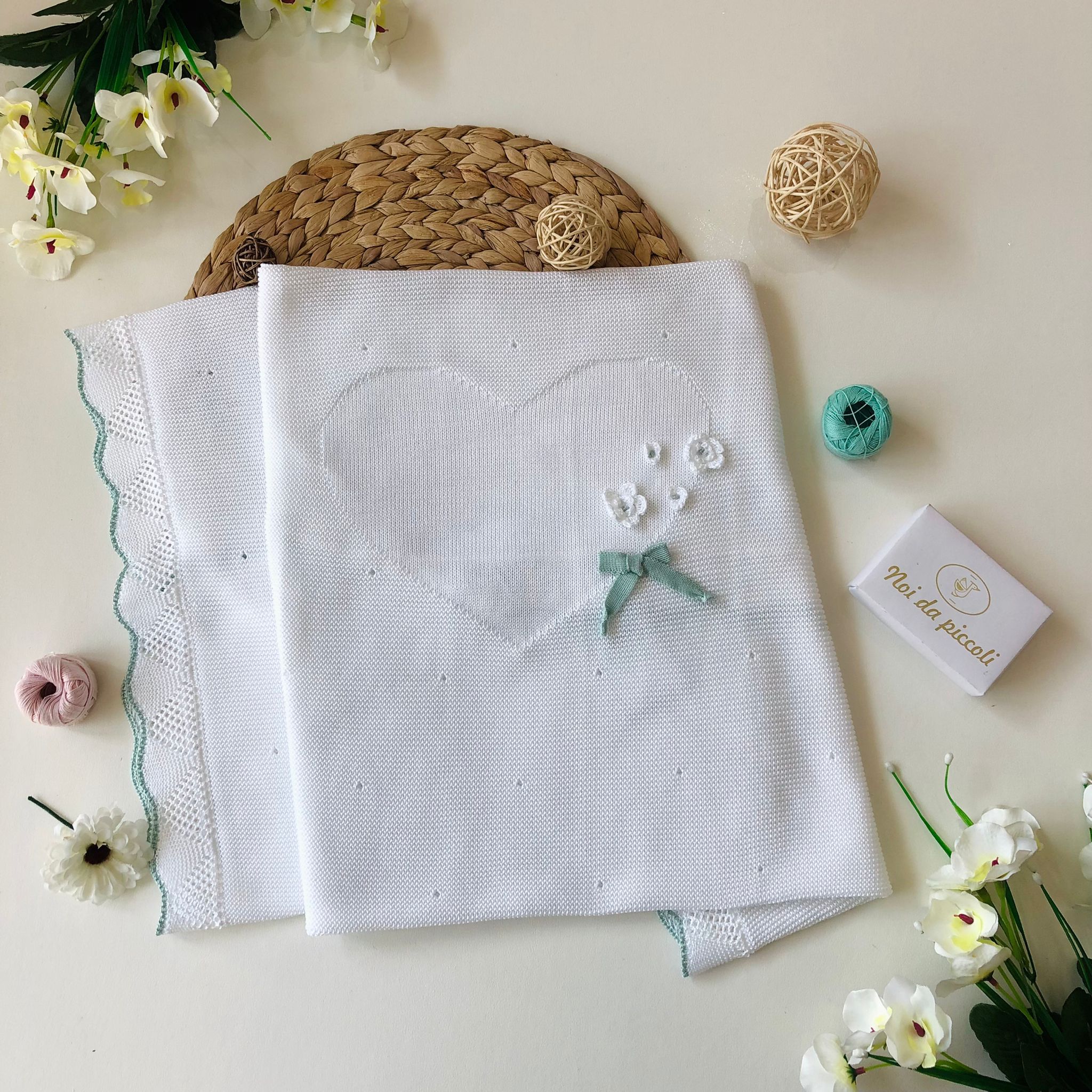 COORDINATO CON PAGLIACCETTO BIANCO E SALVIA IN FILO - Noi da piccoli