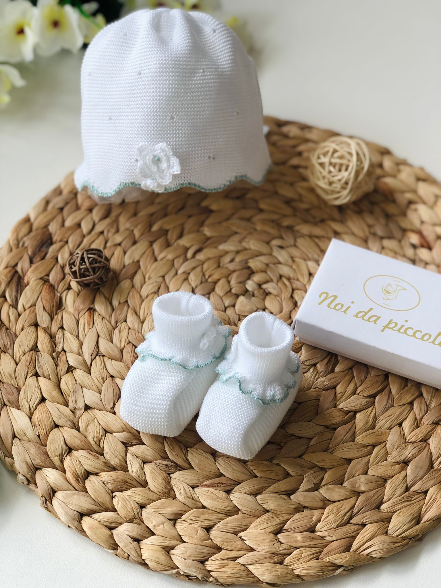 COORDINATO CON PAGLIACCETTO BIANCO E SALVIA IN FILO - Noi da piccoli