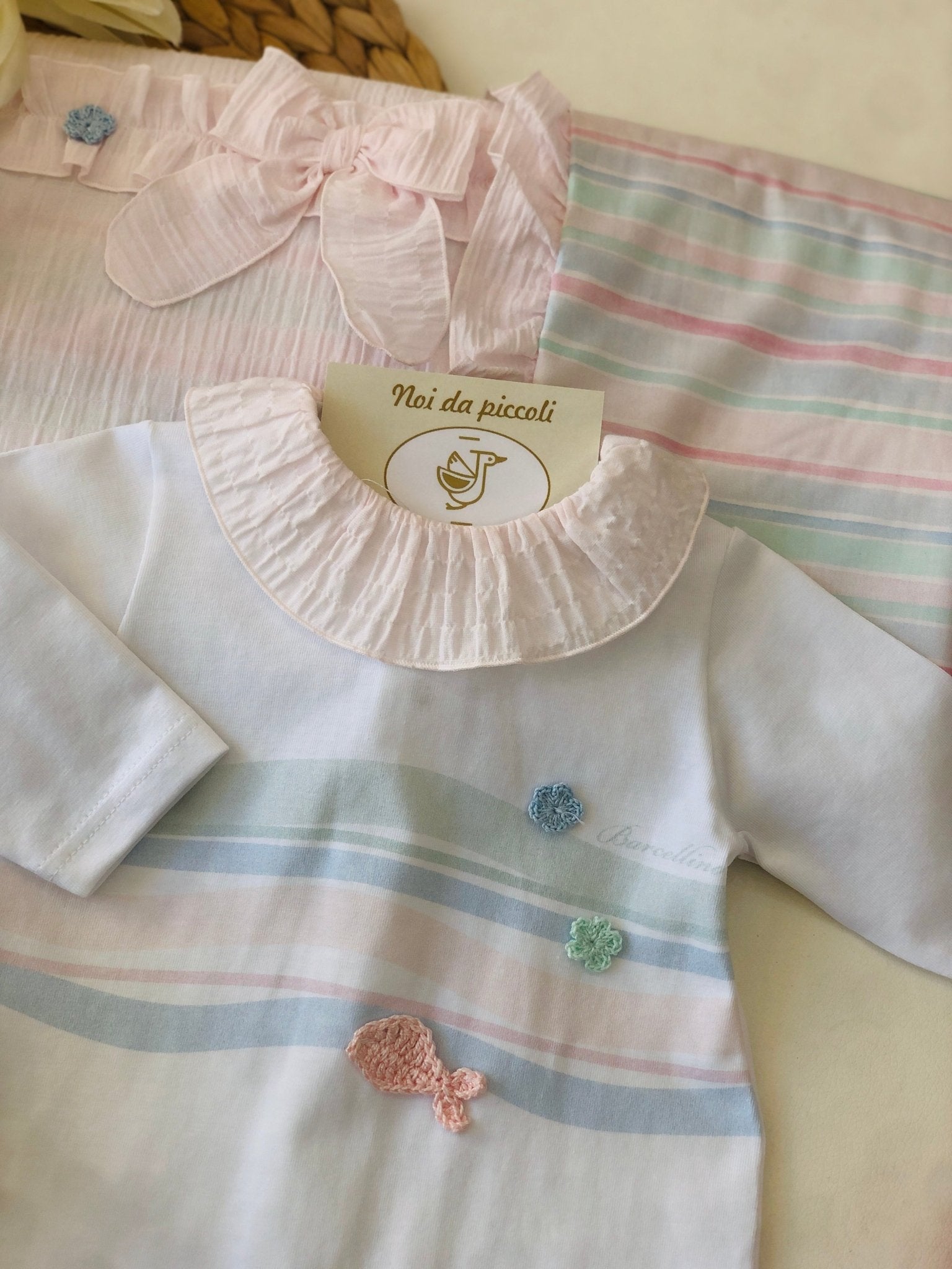 COORDINATO CON TUTINA DETTAGLIO ALL'UNCINETTO - Noi da piccoli