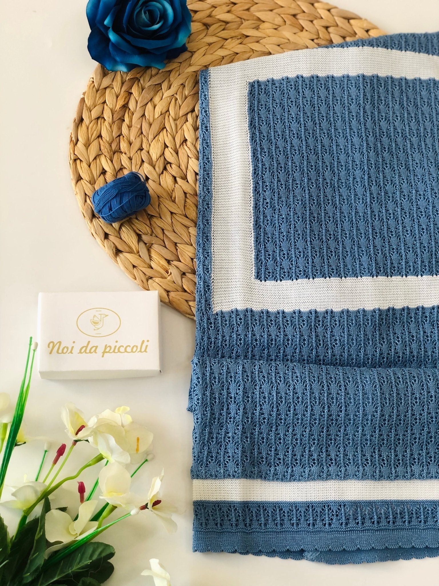 COPERTINA IN FILO DI COTONE AVION E BIANCO FORELLATO - Noi da piccoli