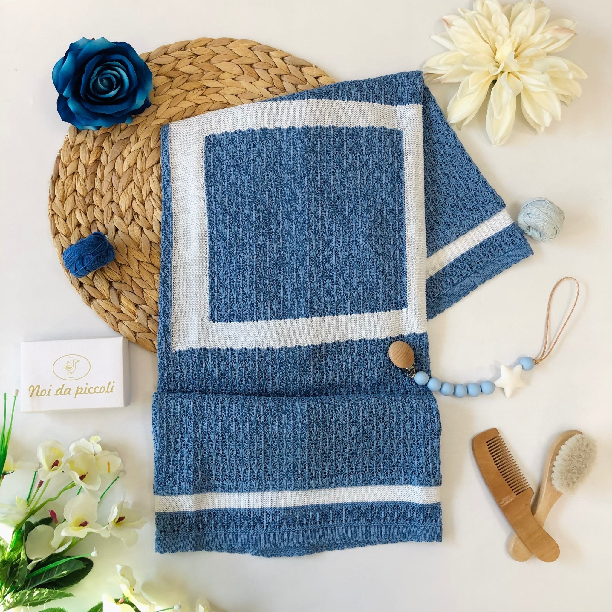 COPERTINA IN FILO DI COTONE AVION E BIANCO FORELLATO - Noi da piccoli