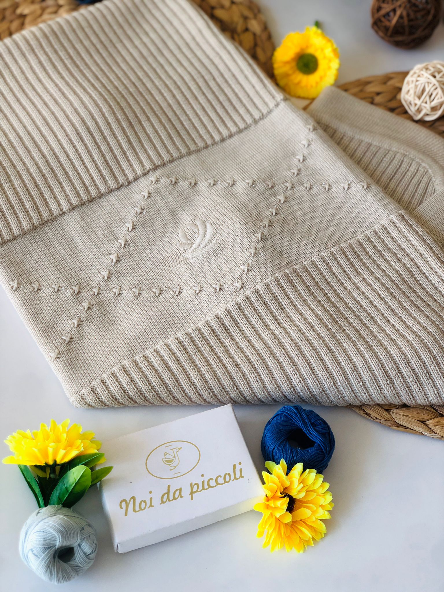 COPERTINA IN LANA 100% AVORIO SWAROSKY - Noi da piccoli