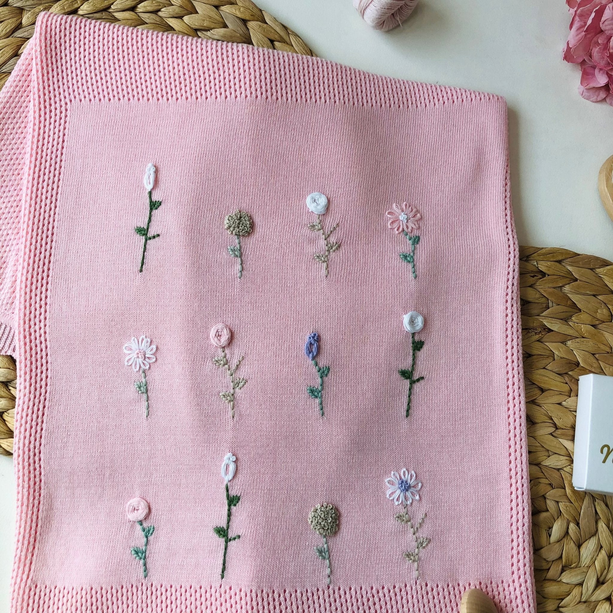 COPERTINA ROSA FIORITO FILO DI COTONE - Noi da piccoli