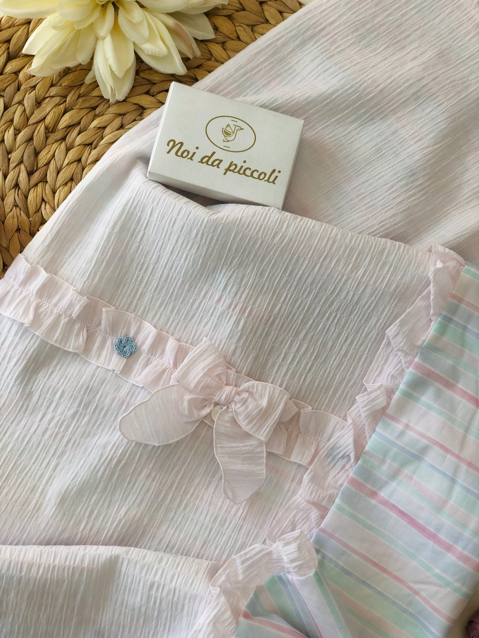 COPERTINA SFODERABILE ROSA CON DETTAGLI ALL'UNCINETTO COTONE - Noi da piccoli