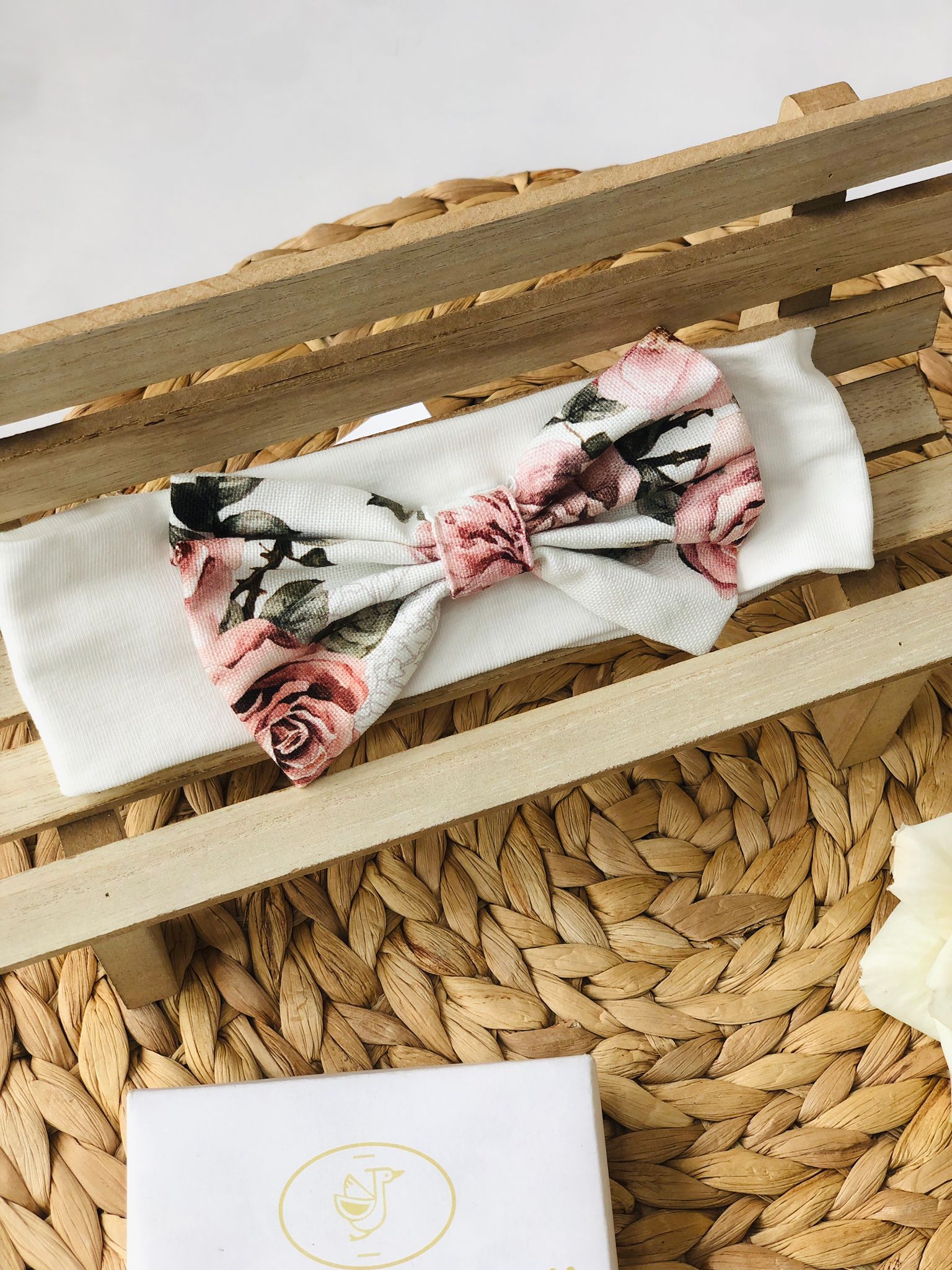 FASCIA BIANCA CON FIOCCO ROSE E PEONIE - Noi da piccoli