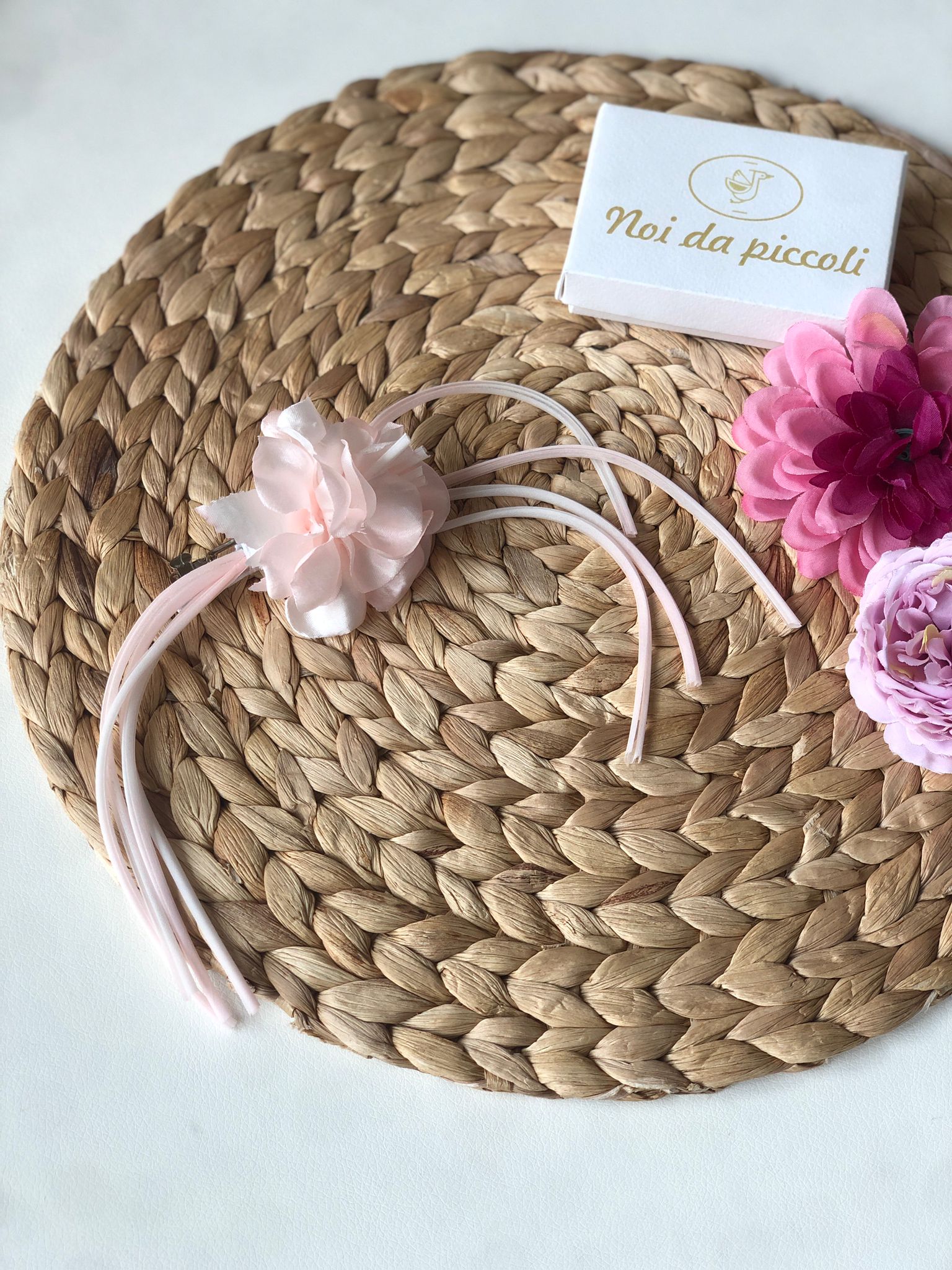 FERMAGLIO FIORE ROSA - Noi da piccoli