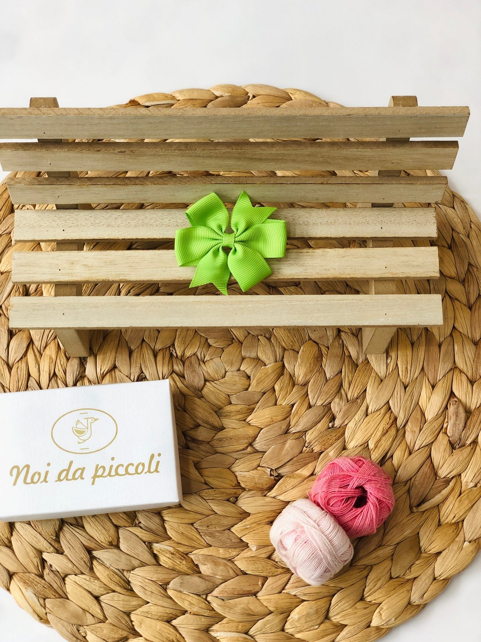 FERMAGLIO IN RASO VERDE - Noi da piccoli