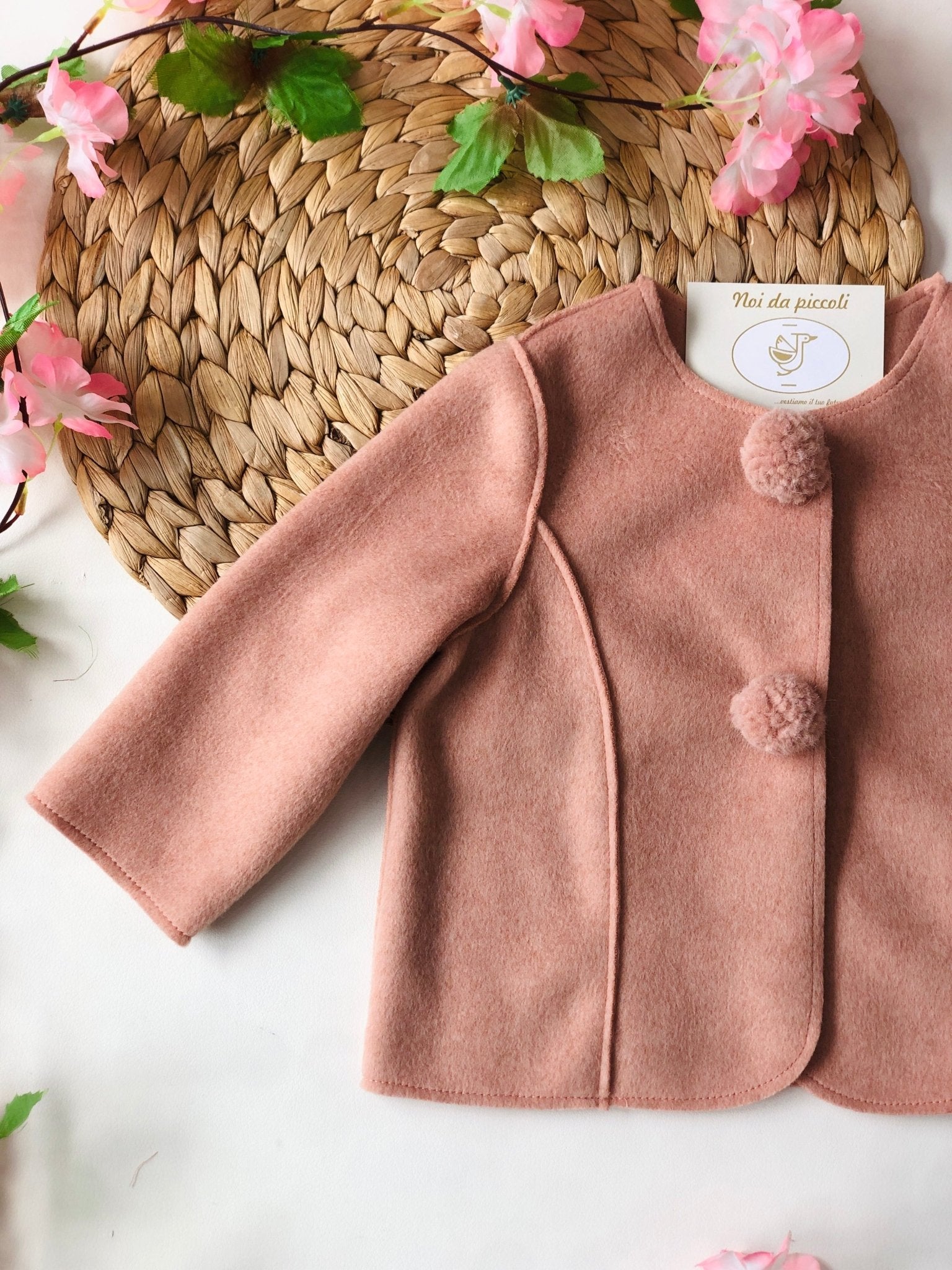 GIACCA CON 2 PON POM ROSA SALMONE - Noi da piccoli