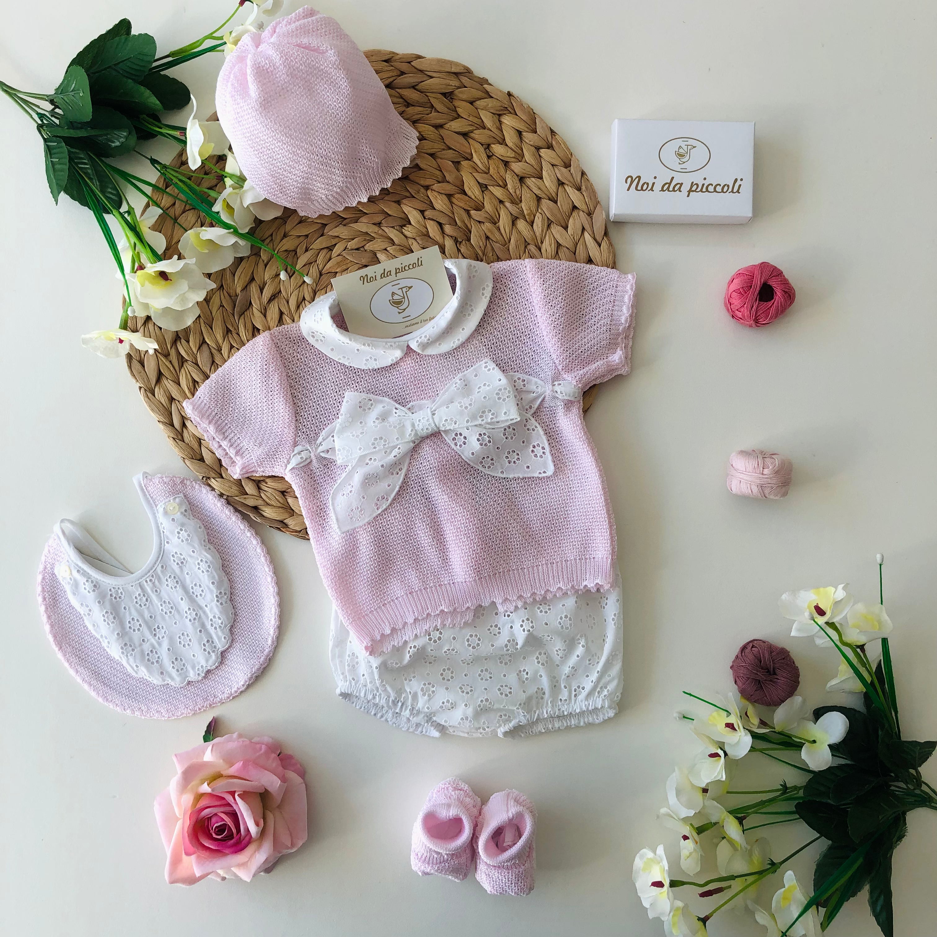 MAGLIA CON CULOTTINA BIANCO E ROSA E PIZZO SAN GALLO FILO