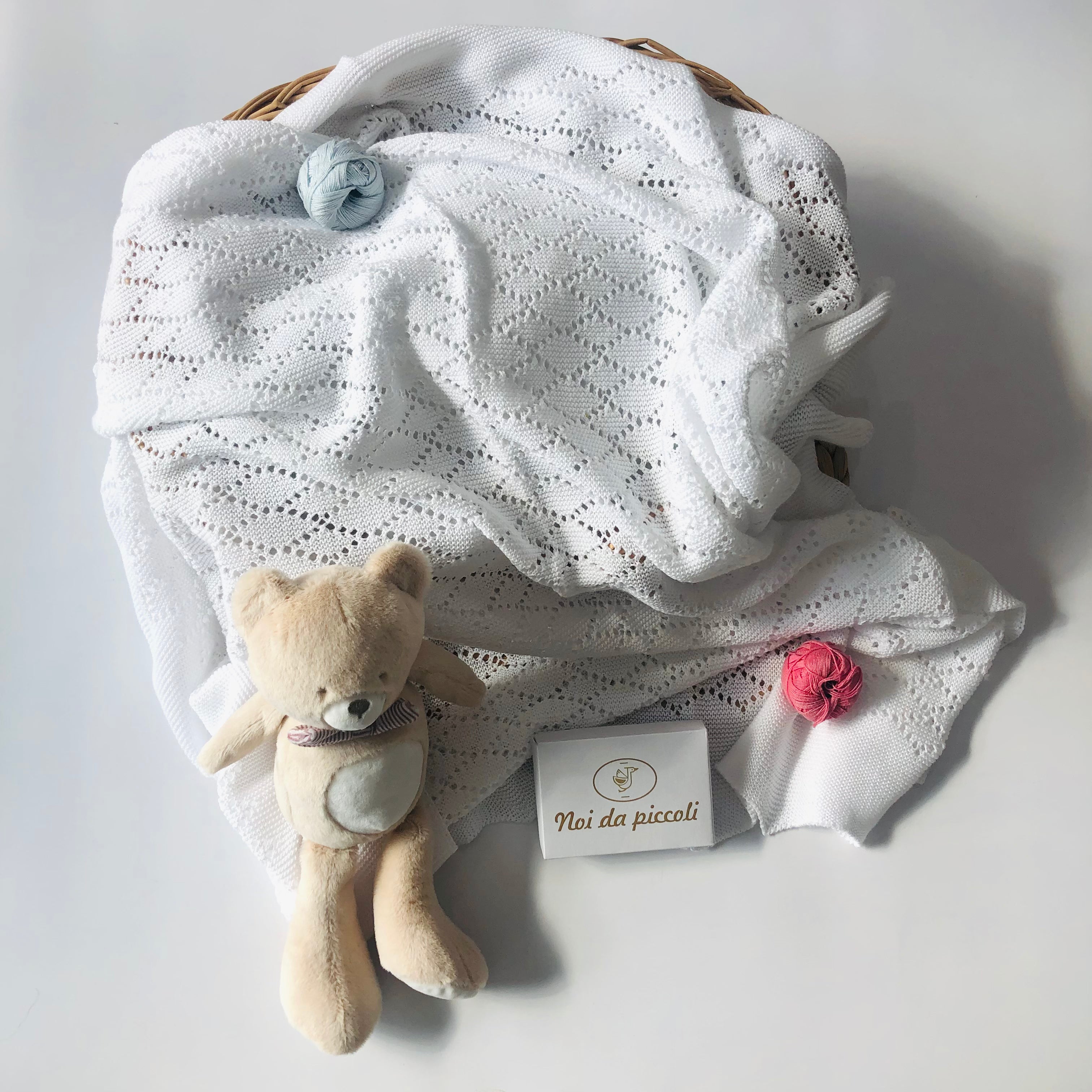 PERFORATED WHITE COTTON THREAD BLANKET