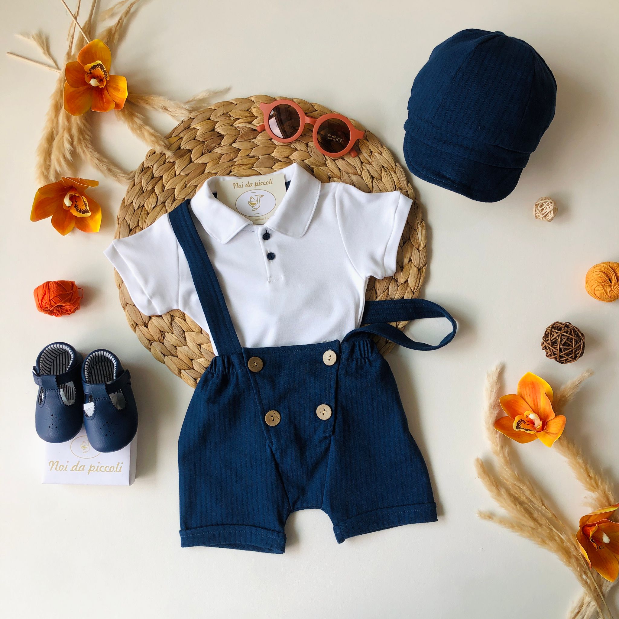 MAGLIA CON SALOPETTE E CAPPELLINO BLU COTONE ORGANICO - Noi da piccoli