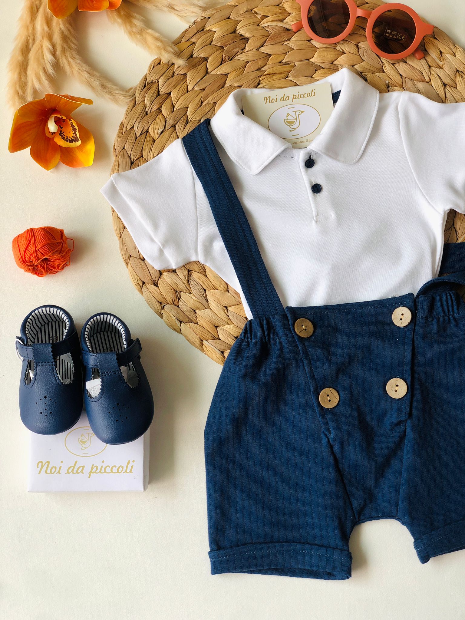 MAGLIA CON SALOPETTE E CAPPELLINO BLU COTONE ORGANICO - Noi da piccoli