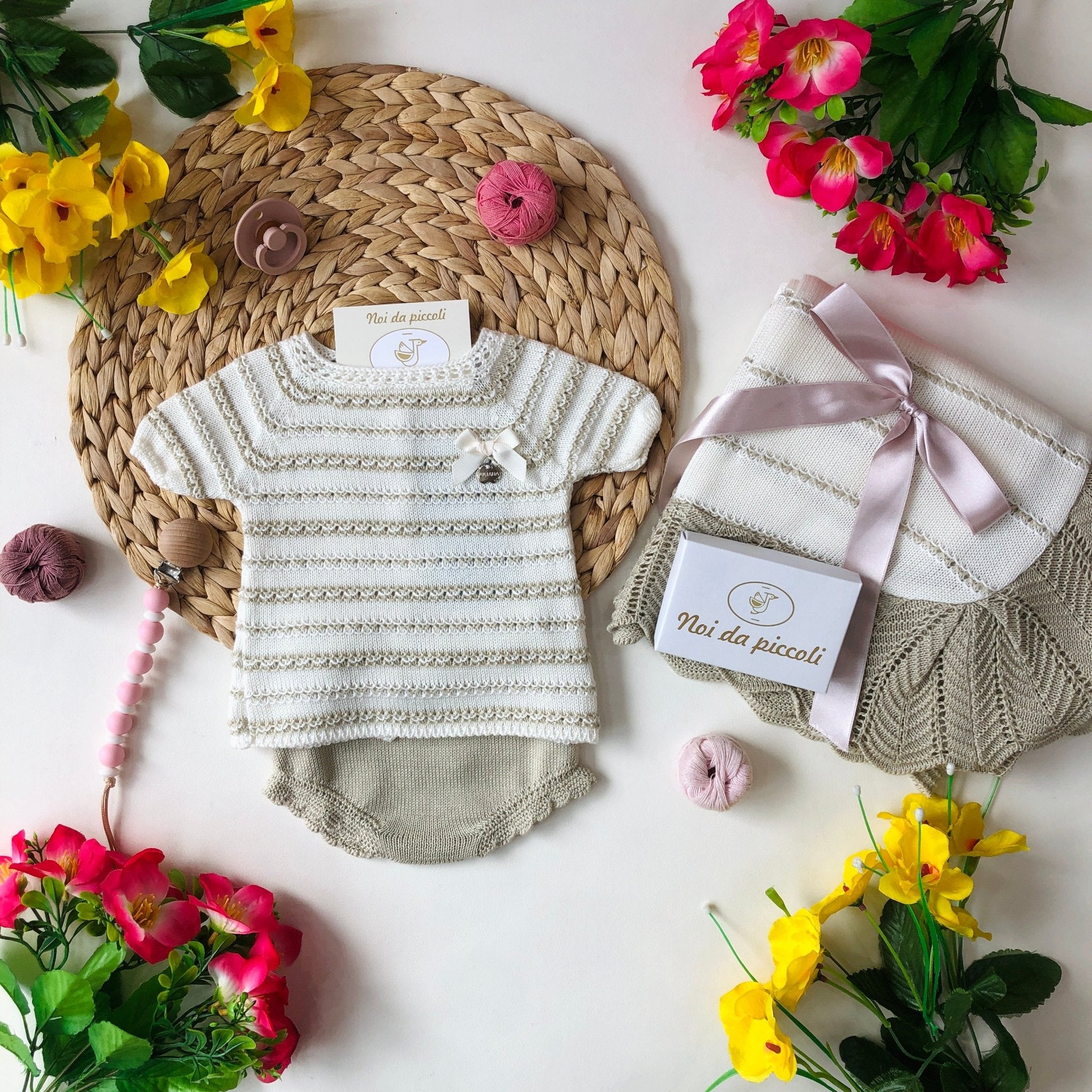 MAGLIETTINA CON CULOTTINA FILATO PANNA E TORTORA - Noi da piccoli