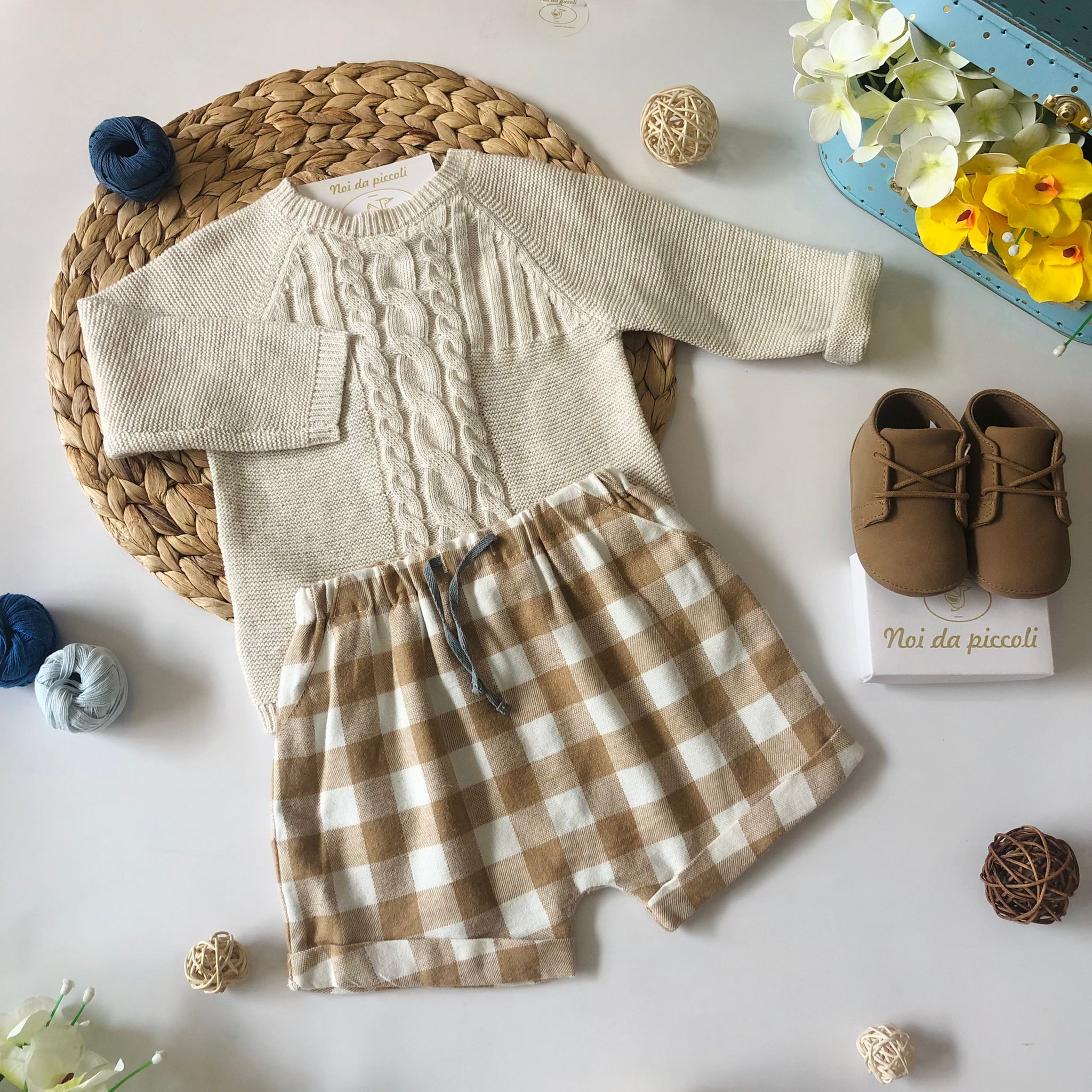 MAGLIONCINO CON SHORT QUADRI BEIGE - Noi da piccoli