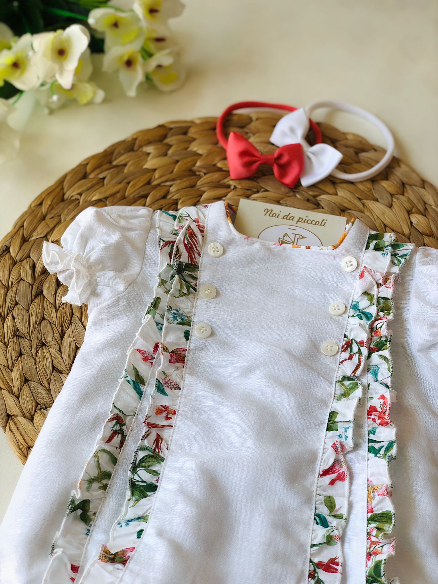 PAGLIACCETTO BIANCO CON DETTAGLIO FOGLIE - Noi da piccoli