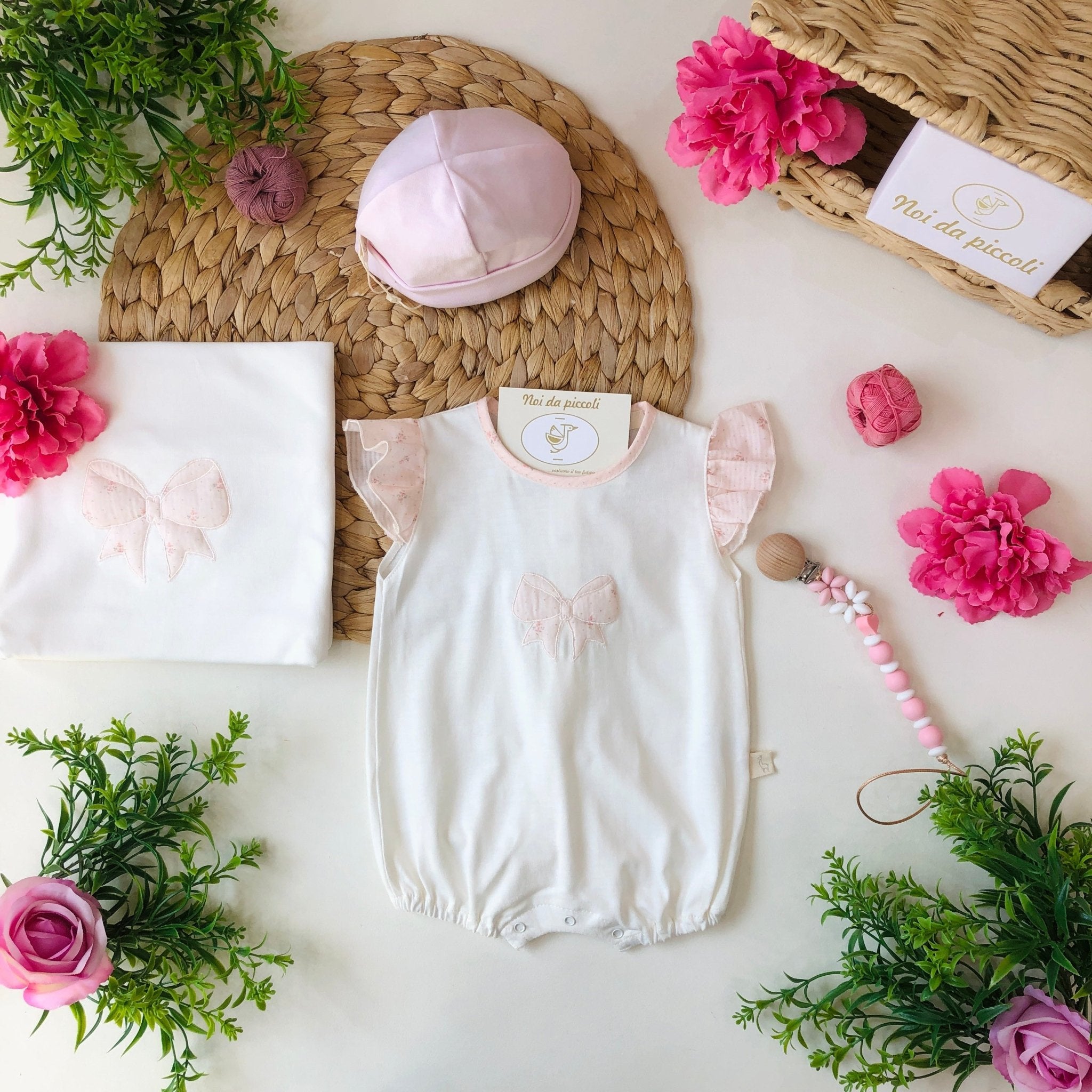 PAGLIACCETTO PANNA CON FIOCCHETTO ROSA - Noi da piccoli