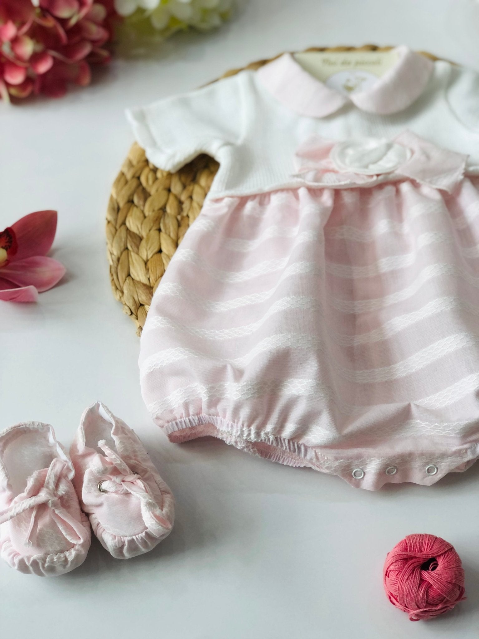 PAGLIACCETTO ROSA FILO E TESSUTO CON BABBUCCE - Noi da piccoli
