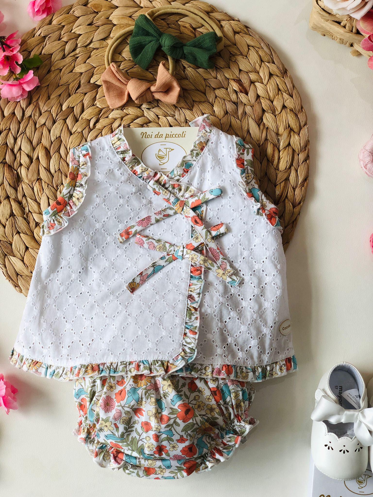 SCAMICIATINA SBUCHERELLATA CON CULOTTE FIORELLINO - Noi da piccoli