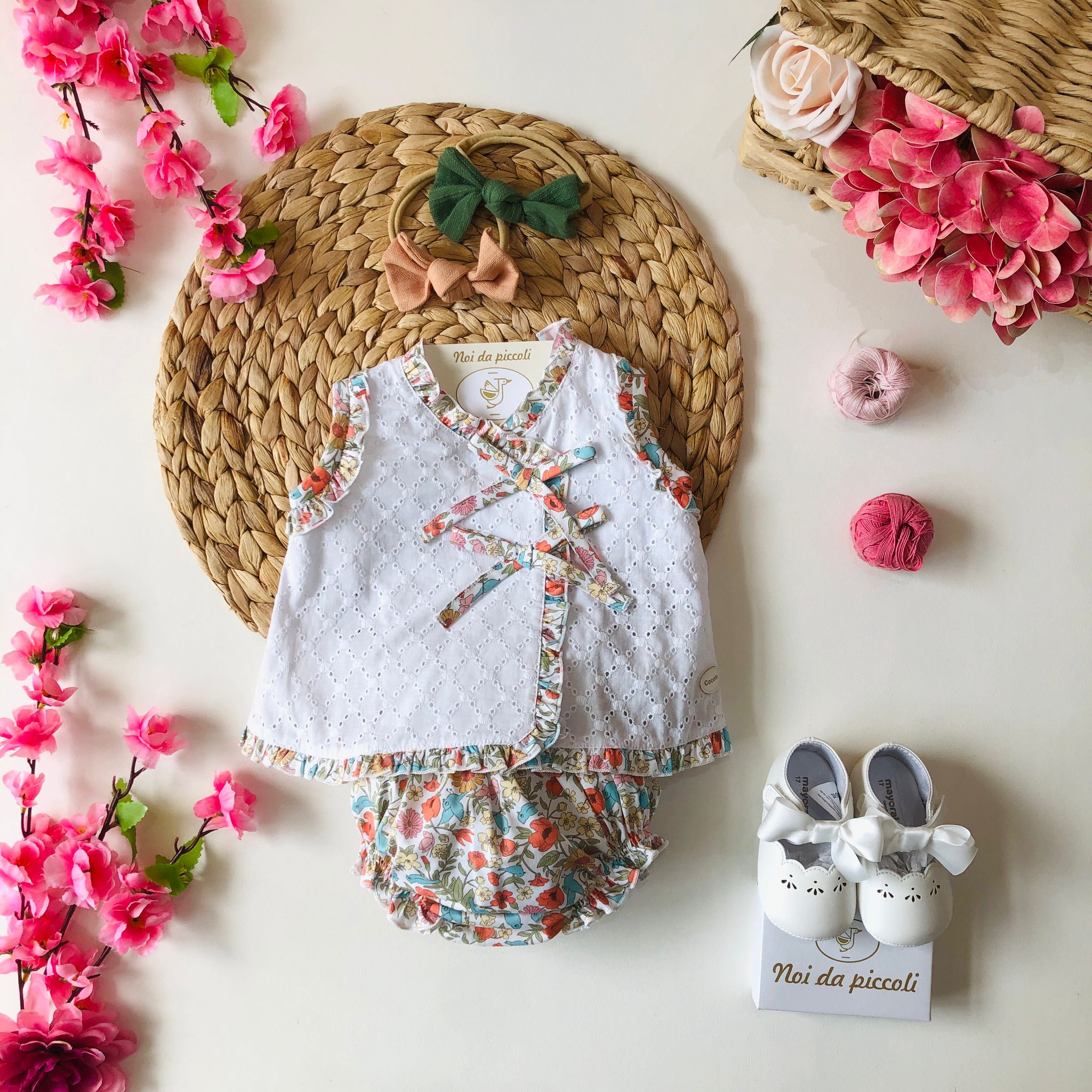 SCAMICIATINA SBUCHERELLATA CON CULOTTE FIORELLINO - Noi da piccoli