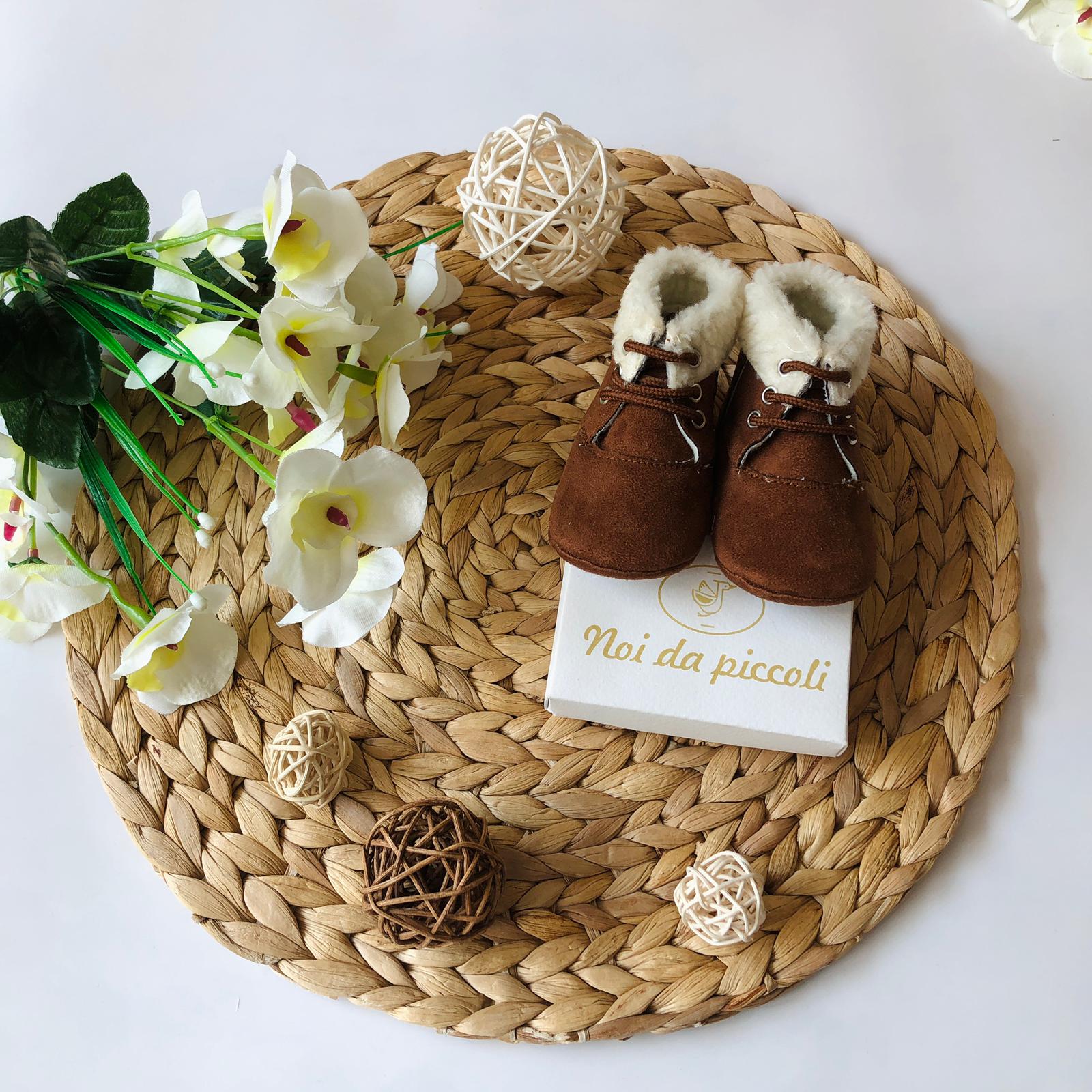 SCARPA A STIVALETTO BOY BEIGE - Noi da piccoli