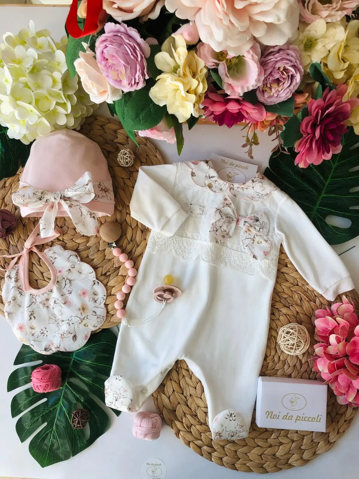 TUTINA BIANCA FIORELLINI DELICATI ROSA - Noi da piccoli