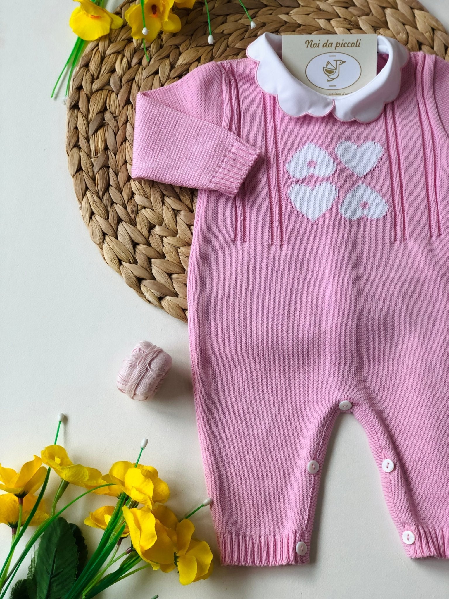 TUTINA CON SET PARURE IN FILO DI COTONE ROSA CON CUORICINI BIANCHI - Noi da piccoli