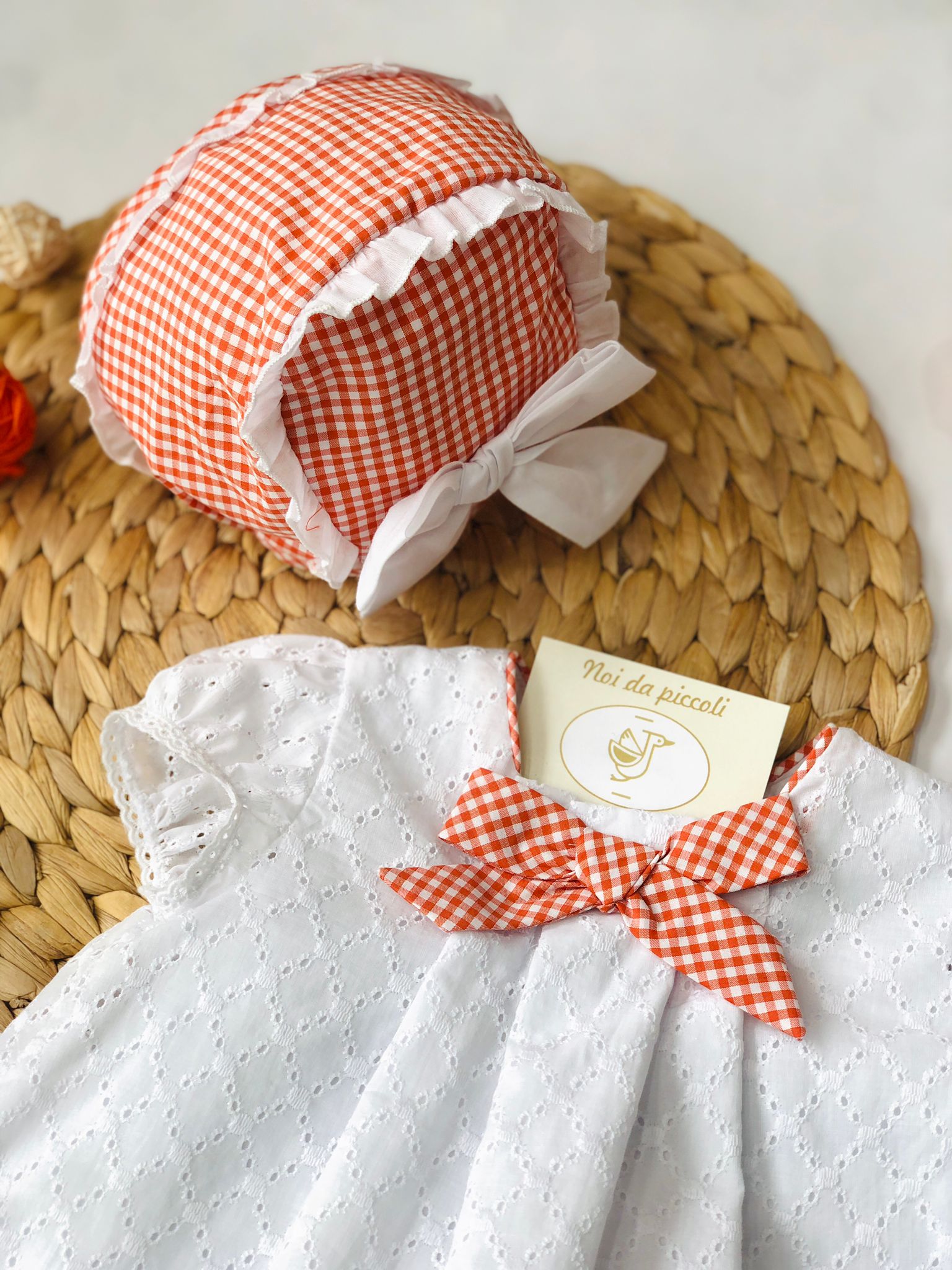 VESTINA CON CULOTTINA E CUFFIA PIZZO E QUADRI ARANCIO - Noi da piccoli