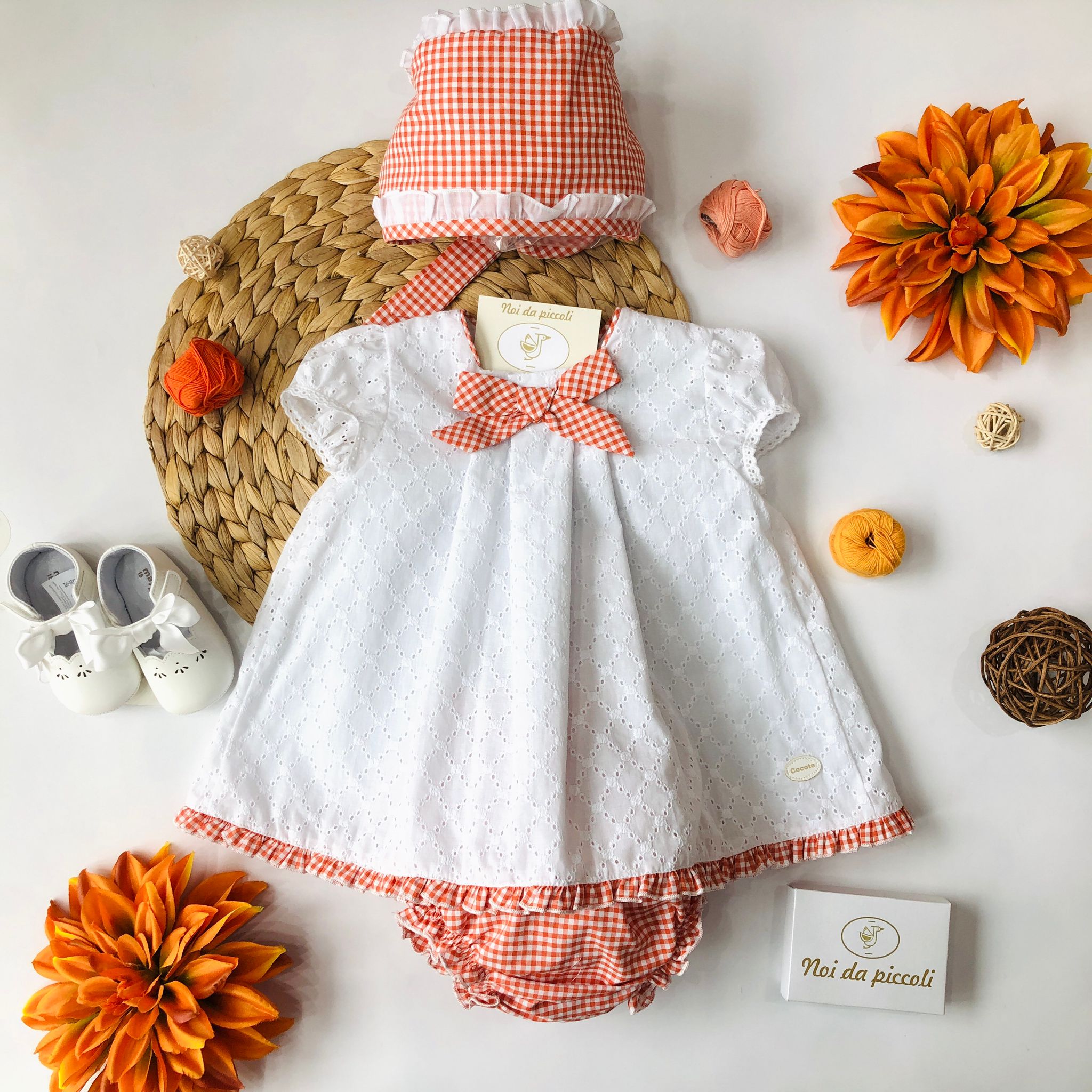 VESTINA CON CULOTTINA E CUFFIA PIZZO E QUADRI ARANCIO - Noi da piccoli
